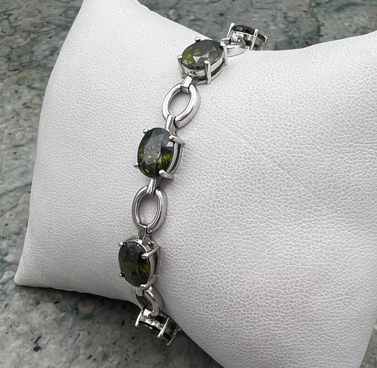Sterling Silver Bracelet with Oval Green Stones .925 2