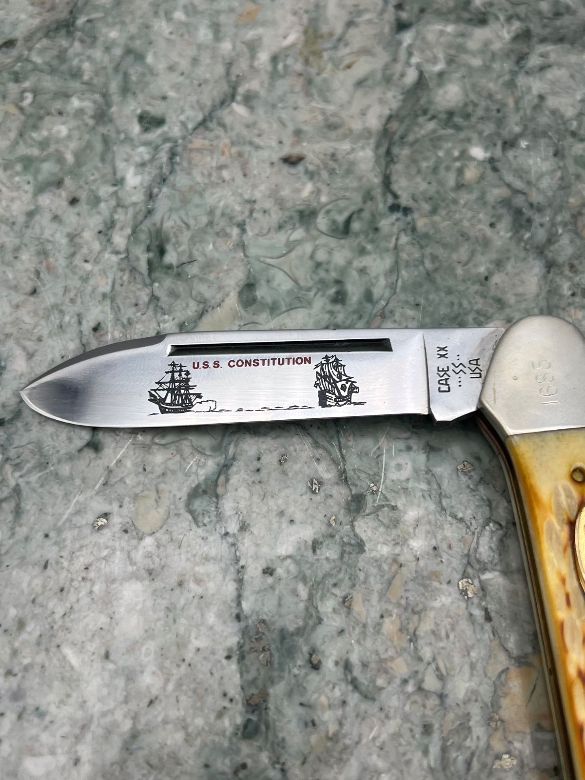 1985 Case XX 6194 SS U.S.S. Constitution Gunboat Canoe Knife #1685 3