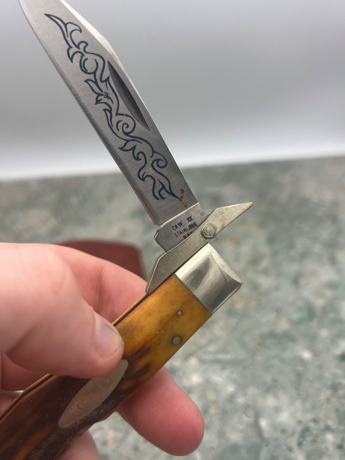 1977 Case XX P197 L SSP Shark Tooth 3 Dot Knife Etched Blade w/ Sheath 2
