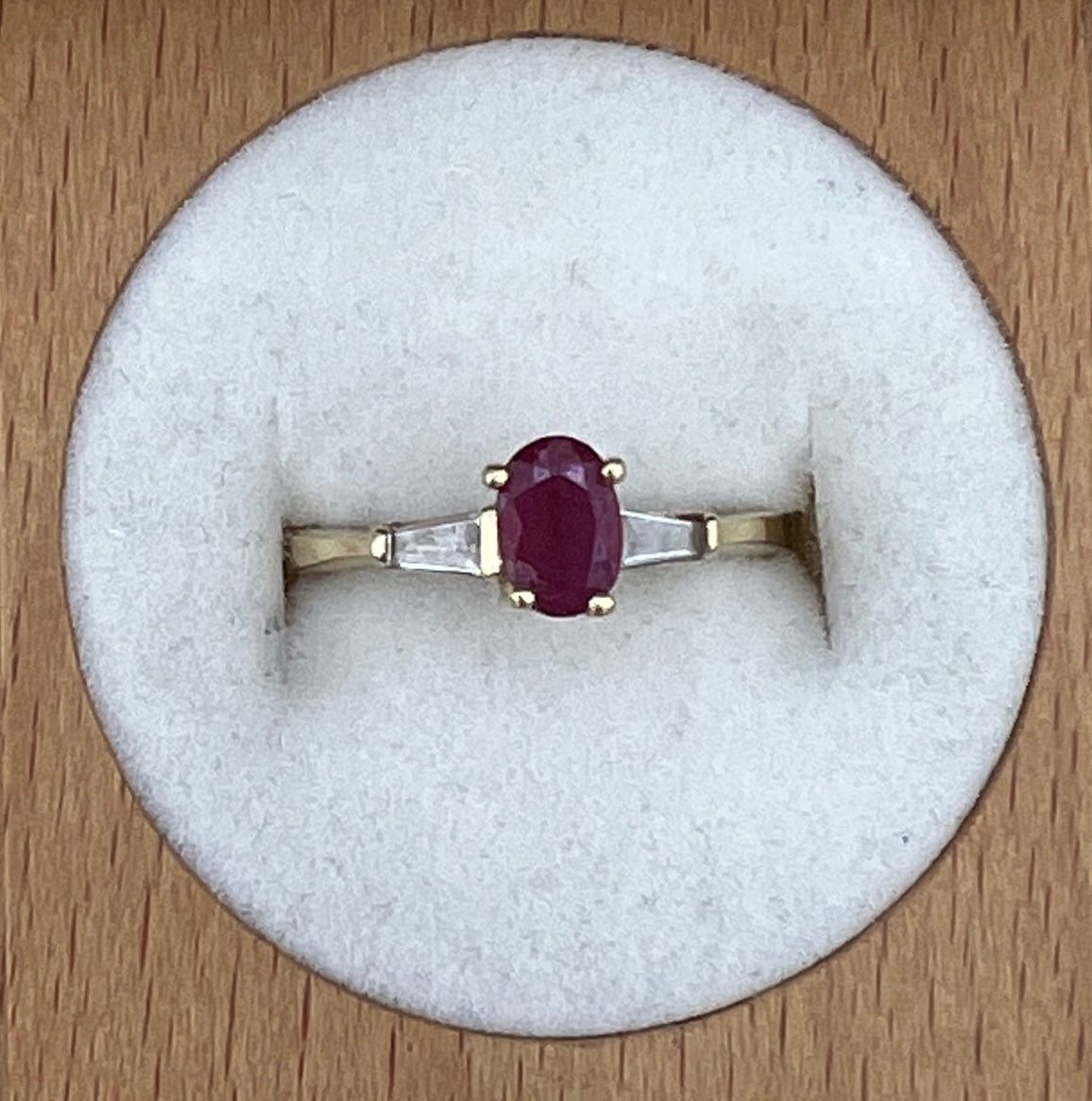 14K Gold Oval Ruby Ring with Tapered Baguette Diamond Accents. Sz 6.5