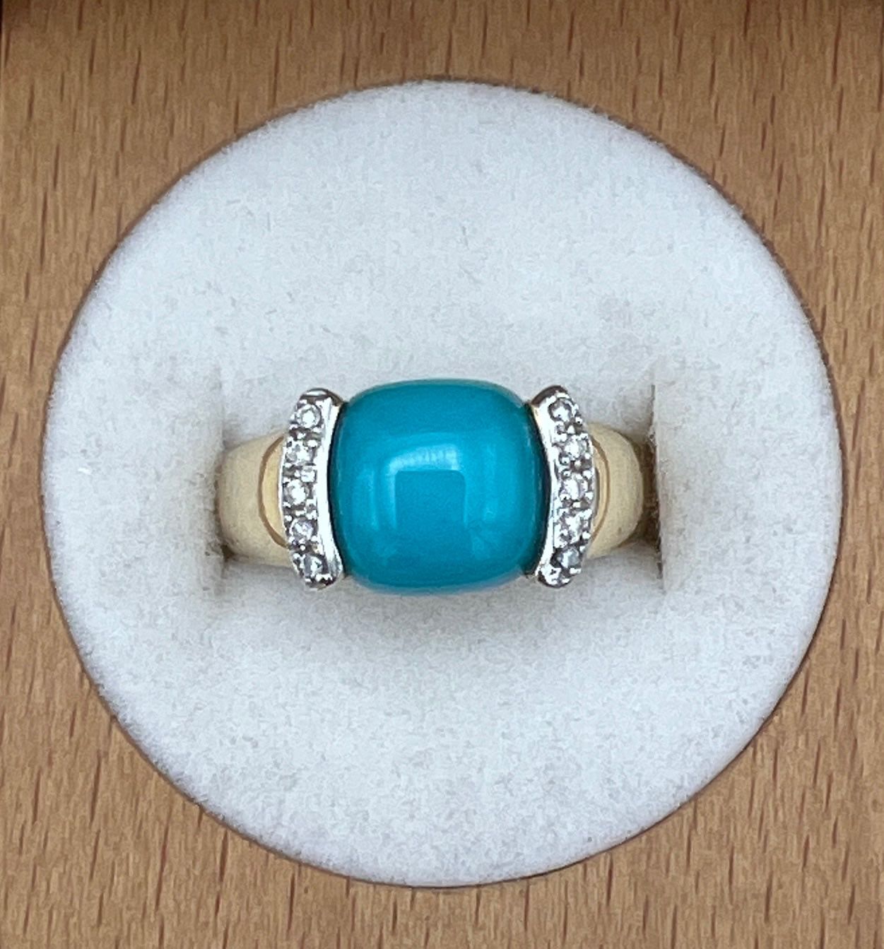 14K Gold Turquoise Cabochon Ring with Diamond Accents. Sz 7