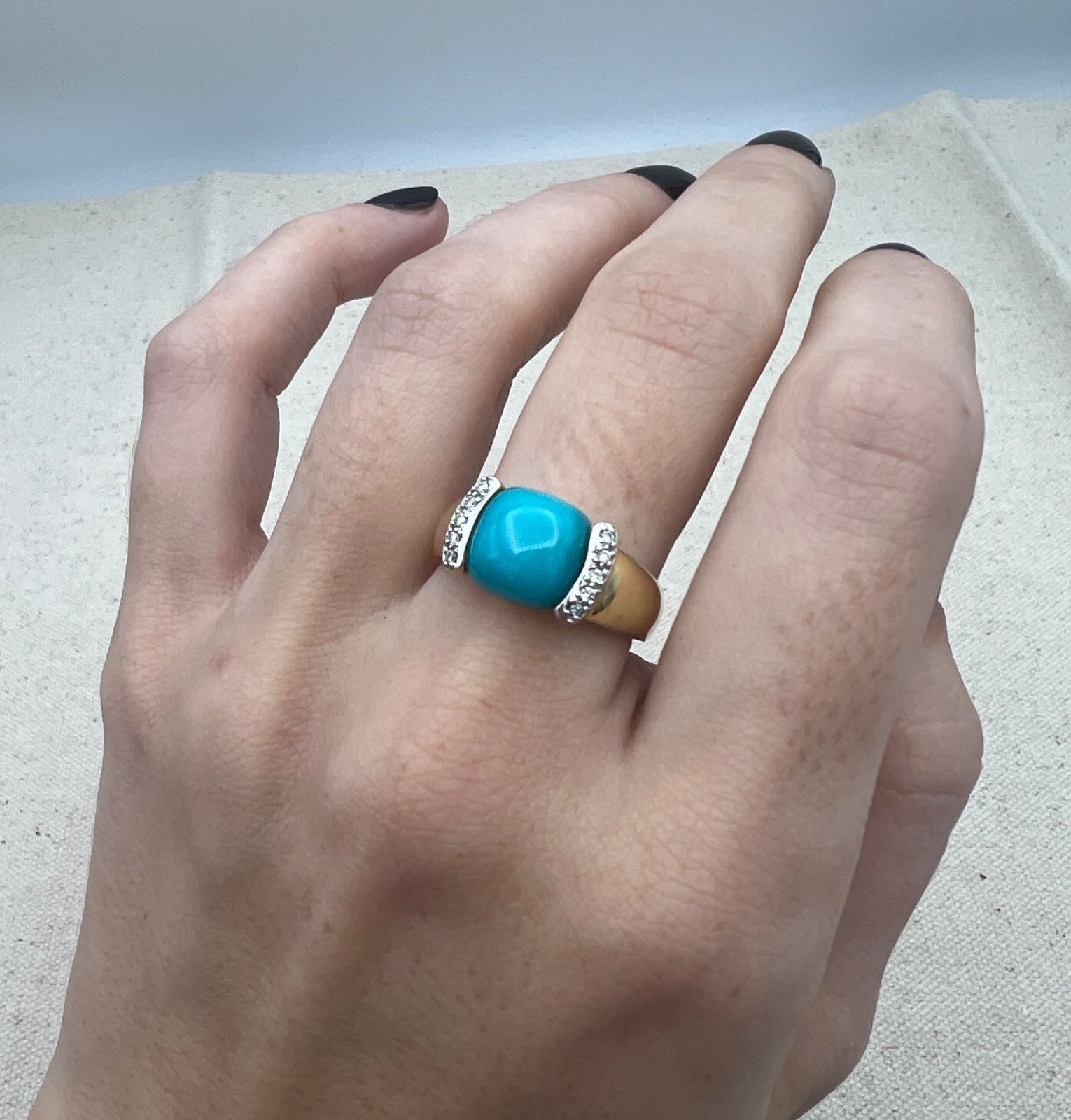 14K Gold Turquoise Cabochon Ring with Diamond Accents. Sz 7 3