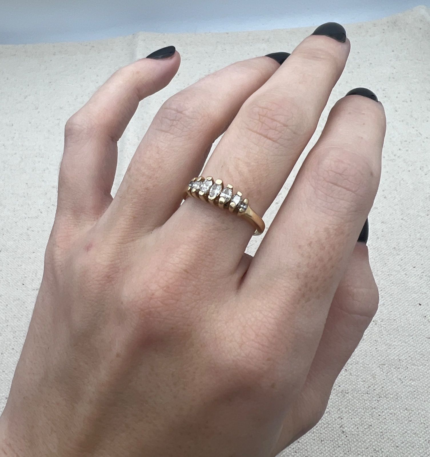 14K Gold Seven-Stone Diamond Ring Oval Cut Band. Sz 6.25 3