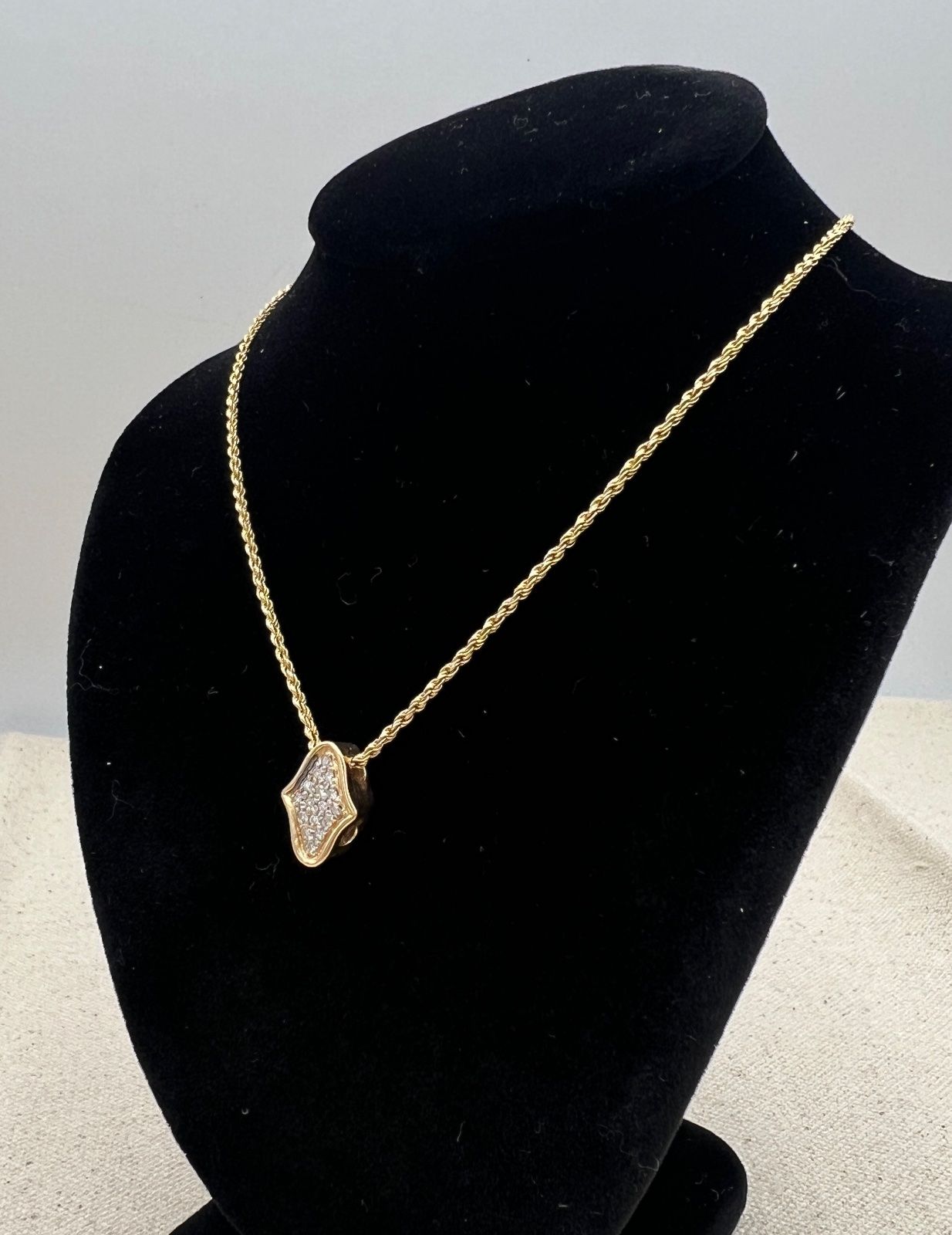 14K Gold Rope Chain Necklace with Pavé Diamond Pendant. 18" Chain 2