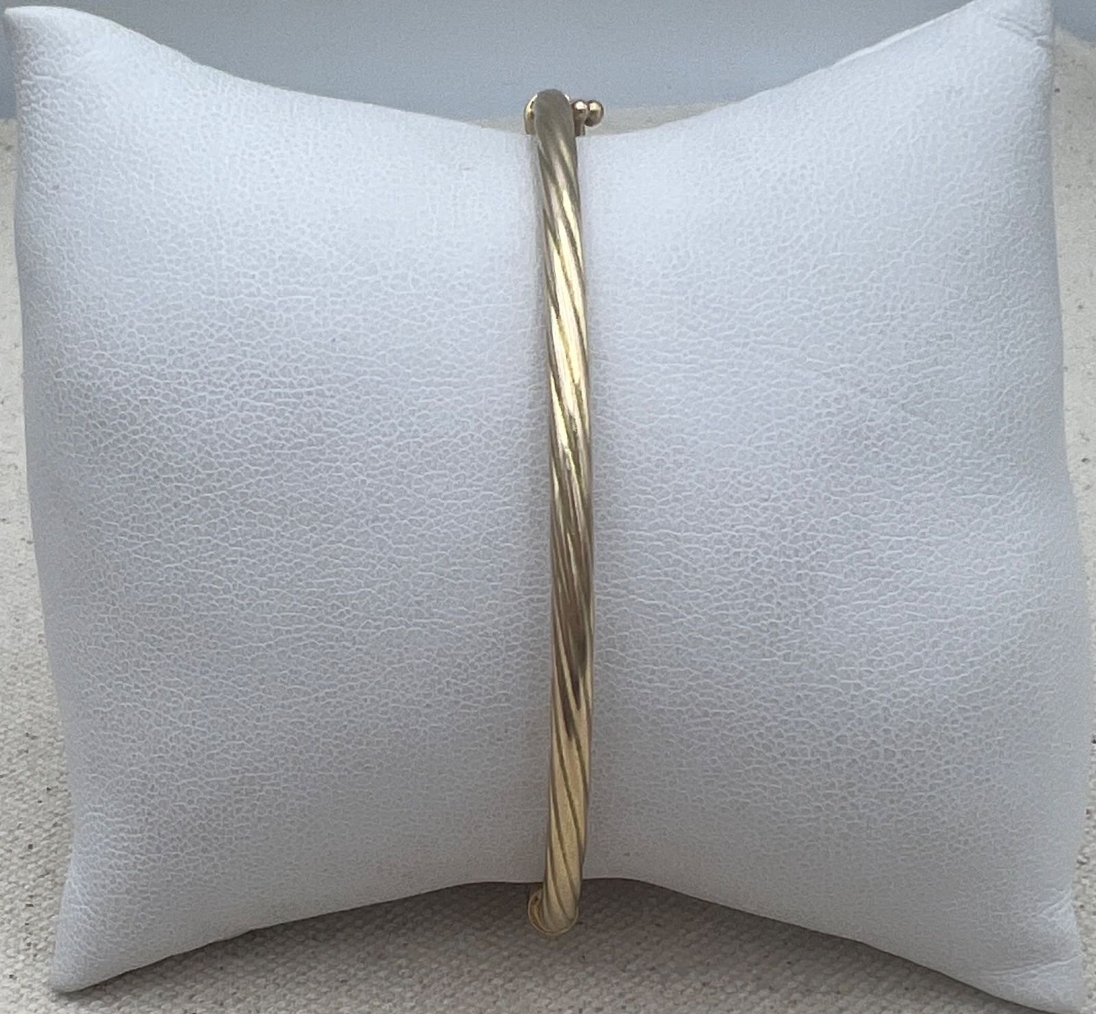 10K Yellow Gold Twisted Bangle Bracelet