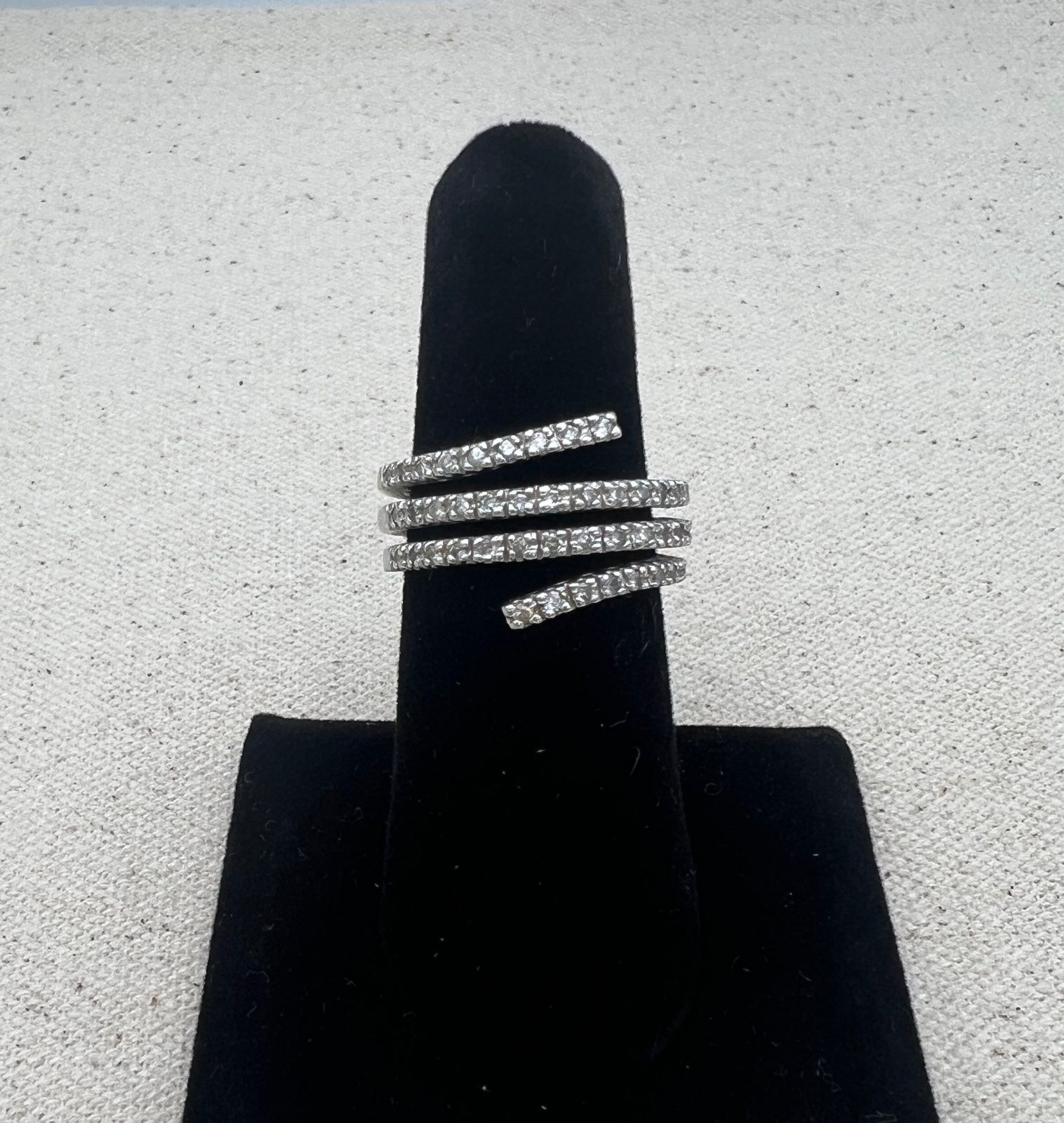 10K White Gold Diamond Spiral Wrap Ring Multi-Row Band. Sz 7 2