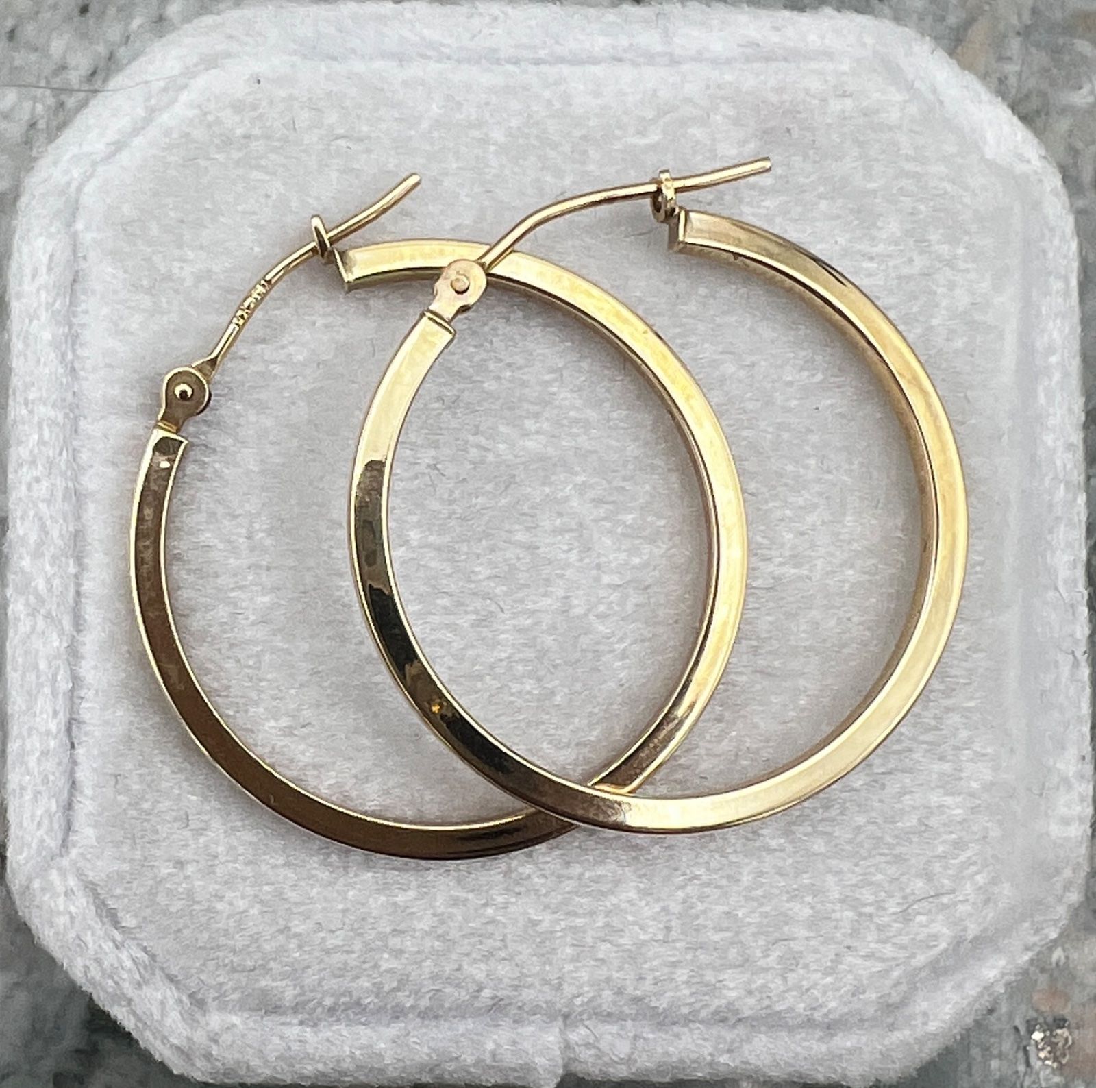 14K Yellow Gold Hoop Earrings with Hinged Closure 2