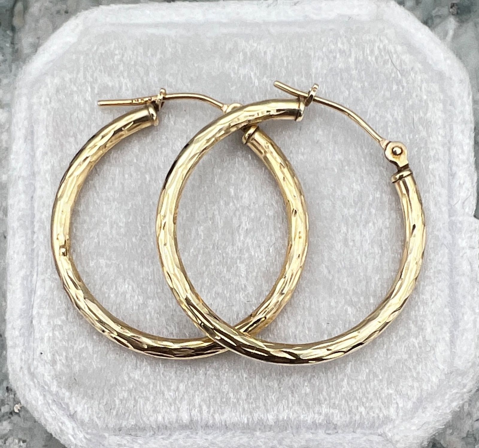 14K Yellow Gold Diamond-Cut Hoop Earrings 2