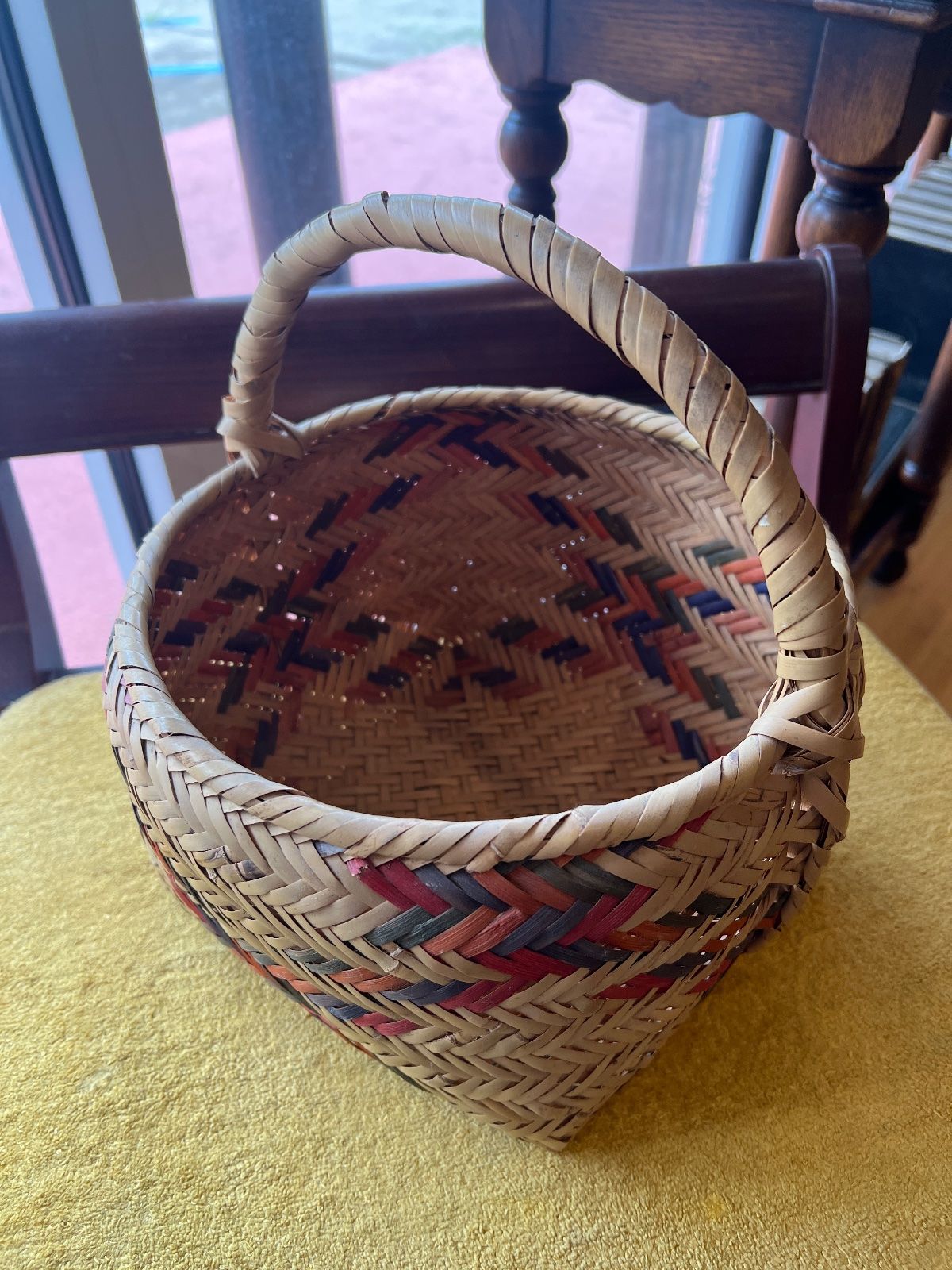 Mississippi Choctaw Rivercane Basket with Handle Dyed Chevron 3