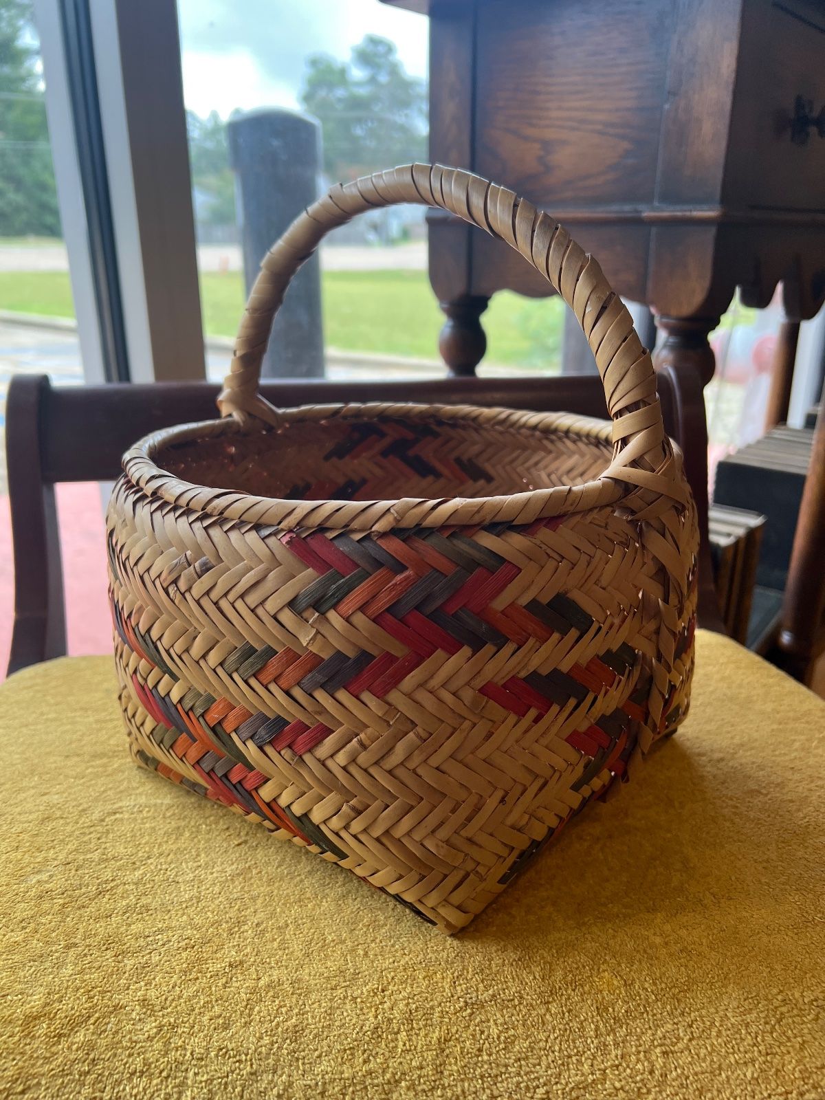 Mississippi Choctaw Rivercane Basket with Handle Dyed Chevron 2