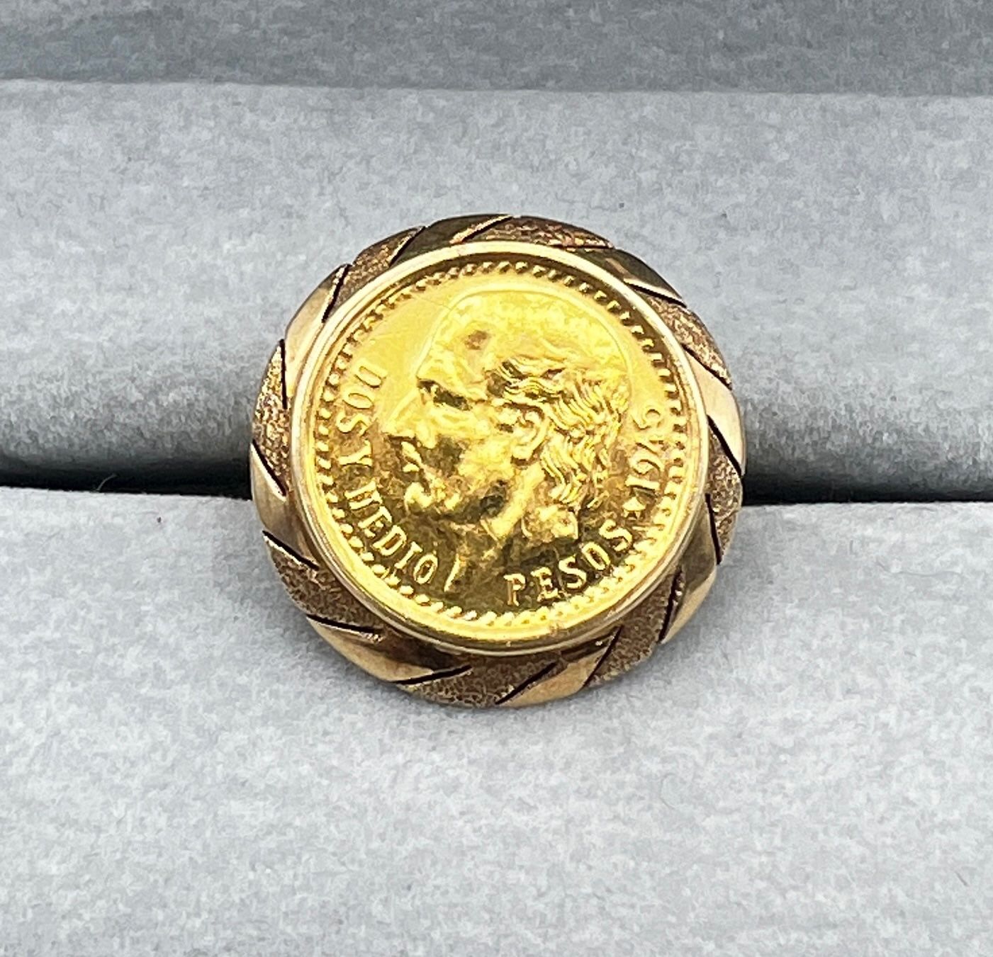 14K Gold Ring with 1945 Mexican 2.5 Pesos Gold Coin. Sz 8.25