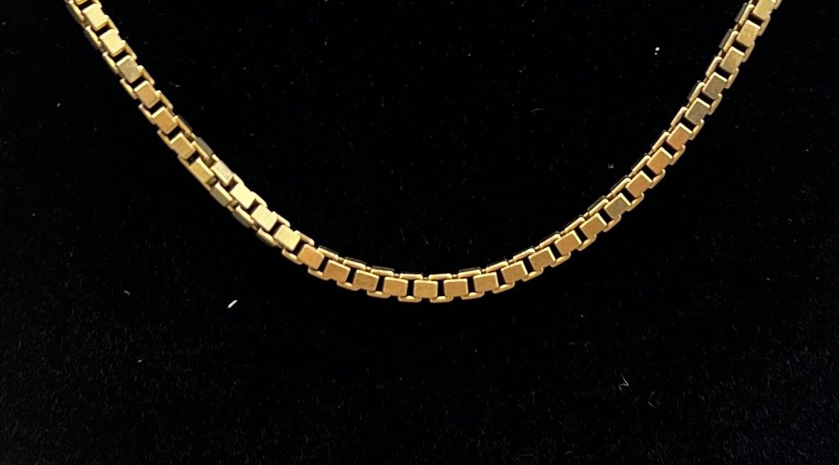 14K Yellow Gold Box Chain Necklace. 19" Chain Length 2