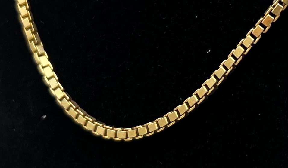 14K Yellow Gold Box Chain Necklace. 19" Chain Length 4