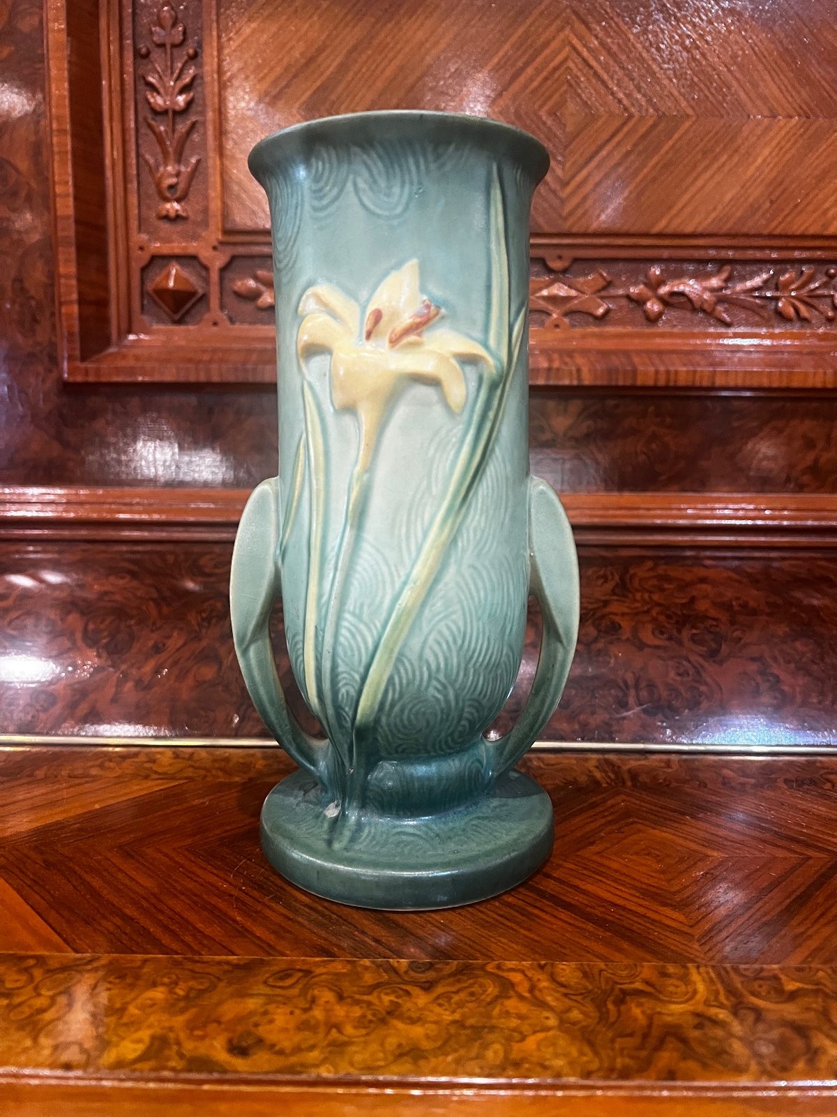Vintage Roseville Pottery Green Freesia Double Handle Vase – 8.25"