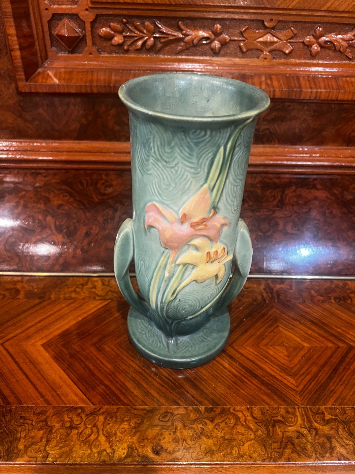 Vintage Roseville Pottery Green Freesia Double Handle Vase – 8.25" 4