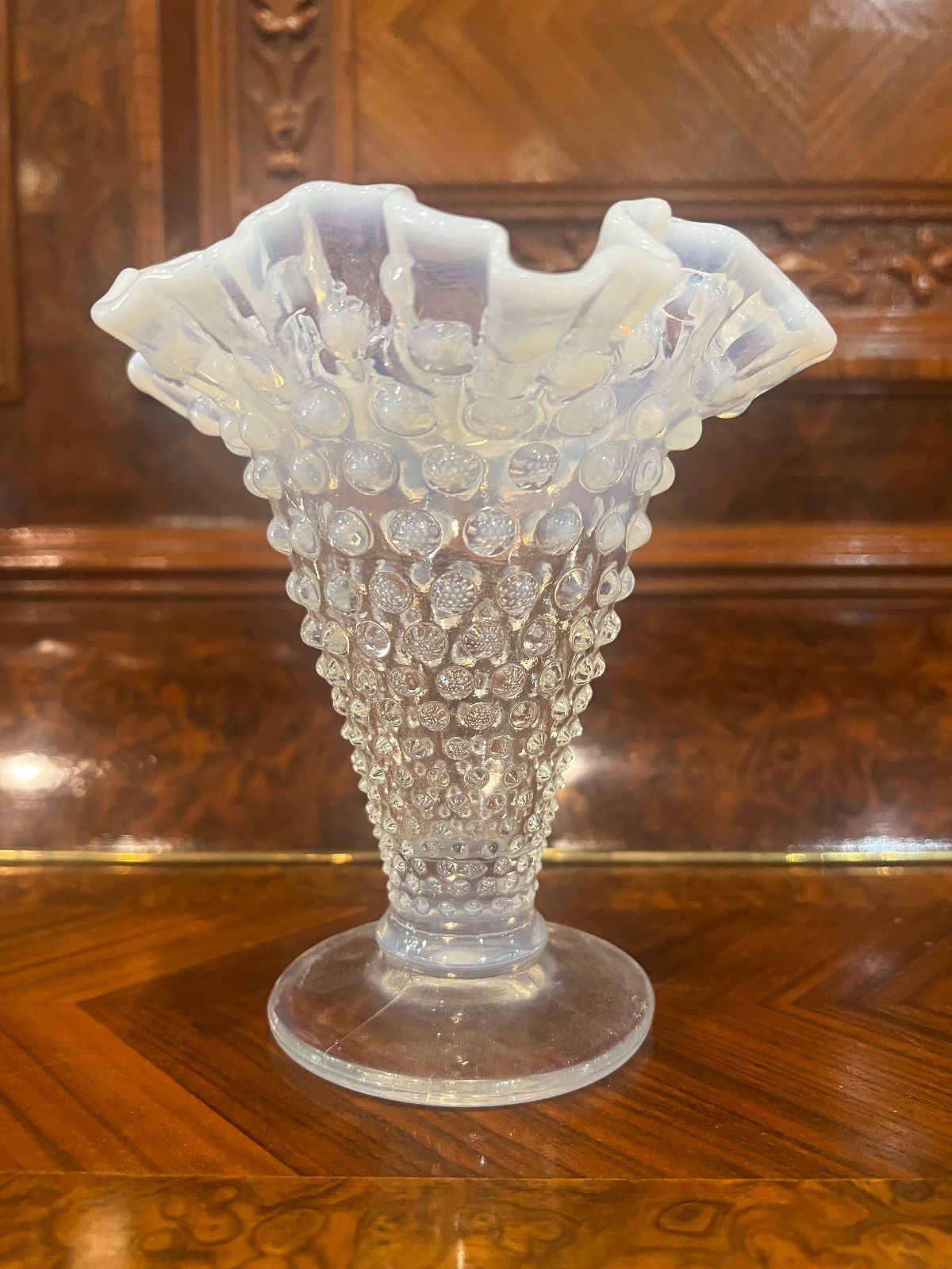 Vintage Fenton White Opalescent Hobnail Ruffled Vase – 5.75" 2