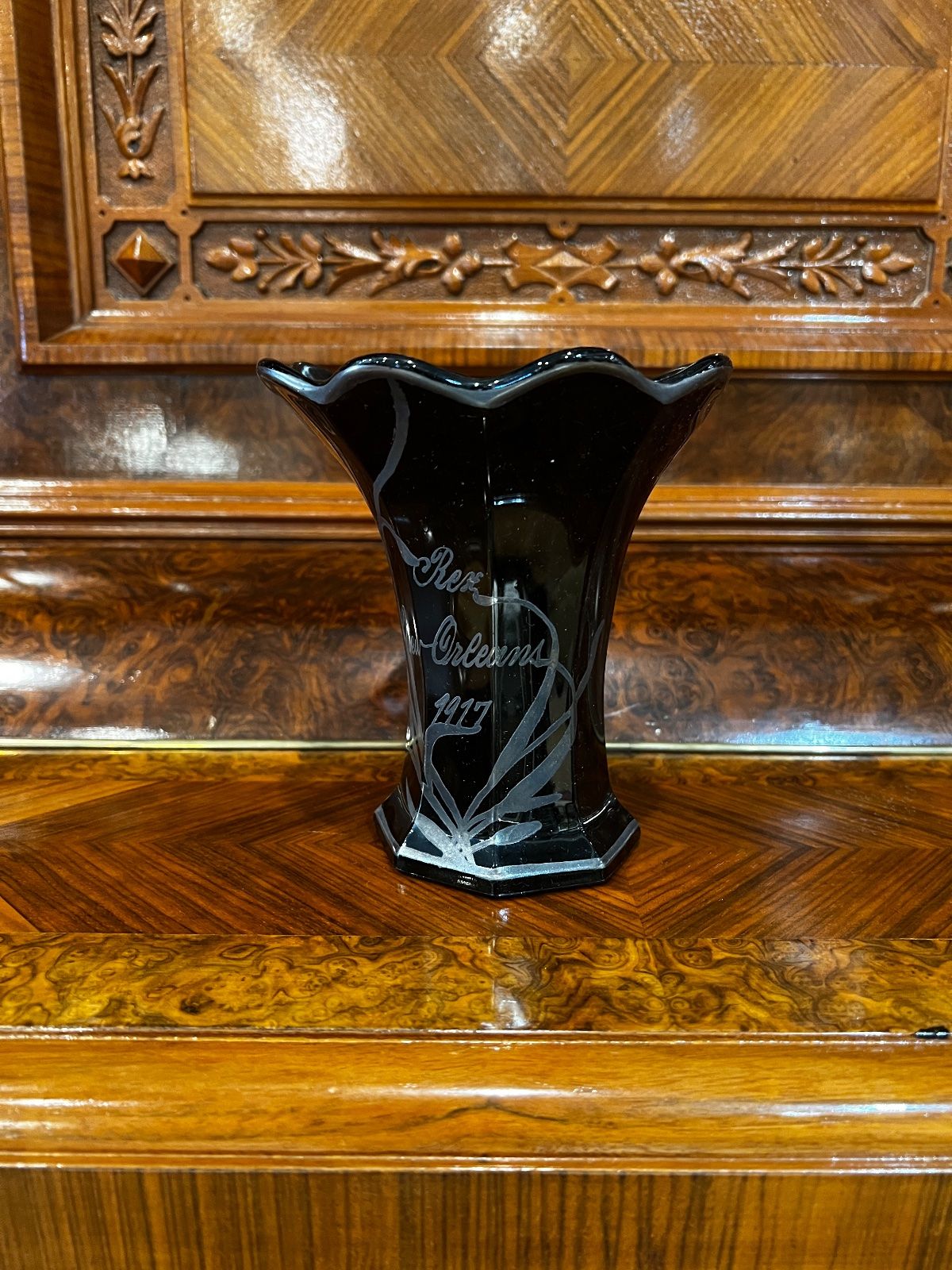 Antique Rex New Orleans 1917 Black Amethyst Glass Souvenir Vase 2