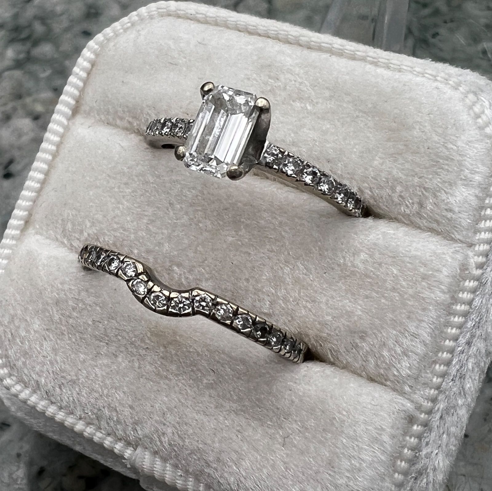 18K White Gold Emerald-Cut Diamond Wedding Ring Set 4