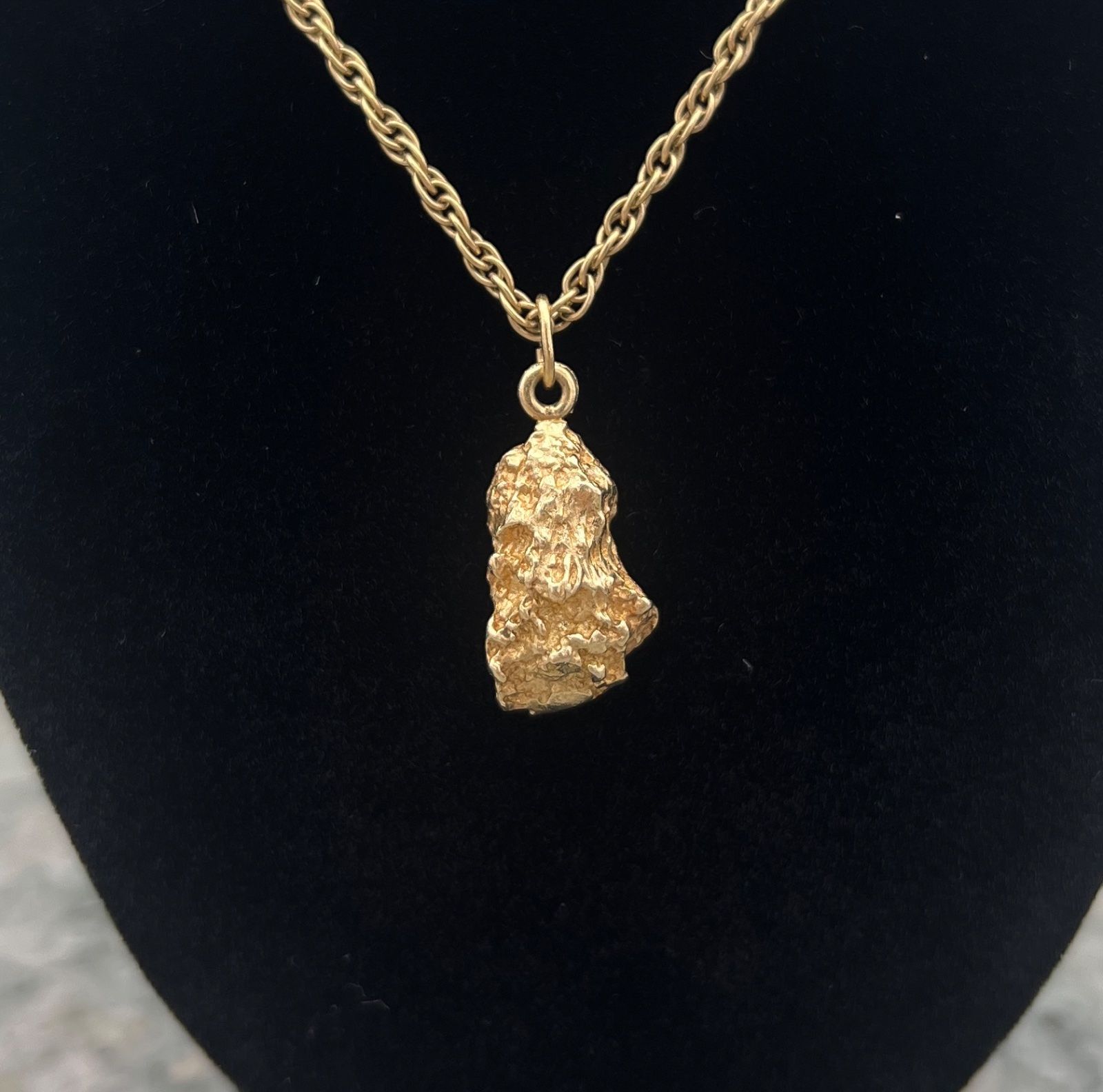14K Yellow Gold Nugget Pendant Necklace with Textured Chain 2