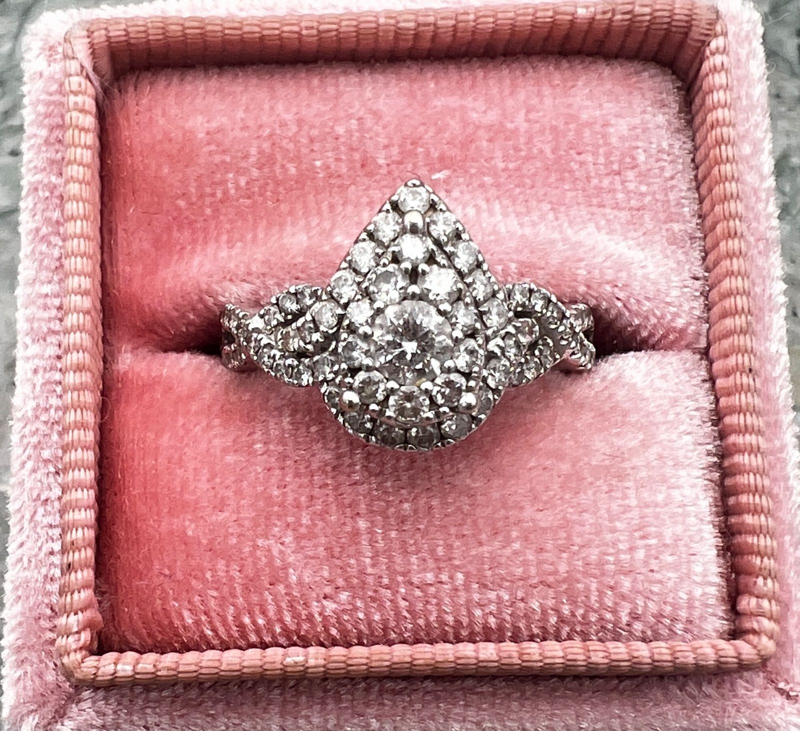 14K White Gold Pear-Shaped Diamond Cluster Engagement Ring 3
