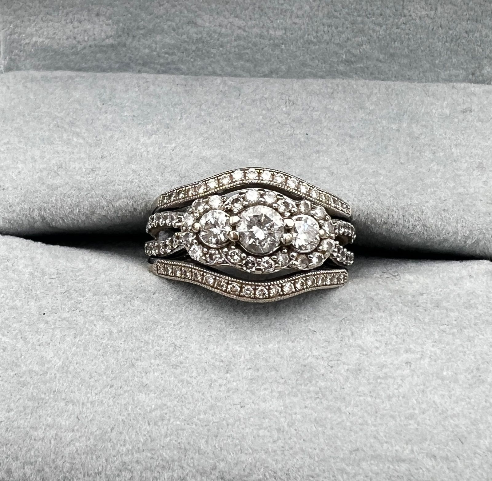 14K White Gold Round Diamond Halo Wedding Ring Set