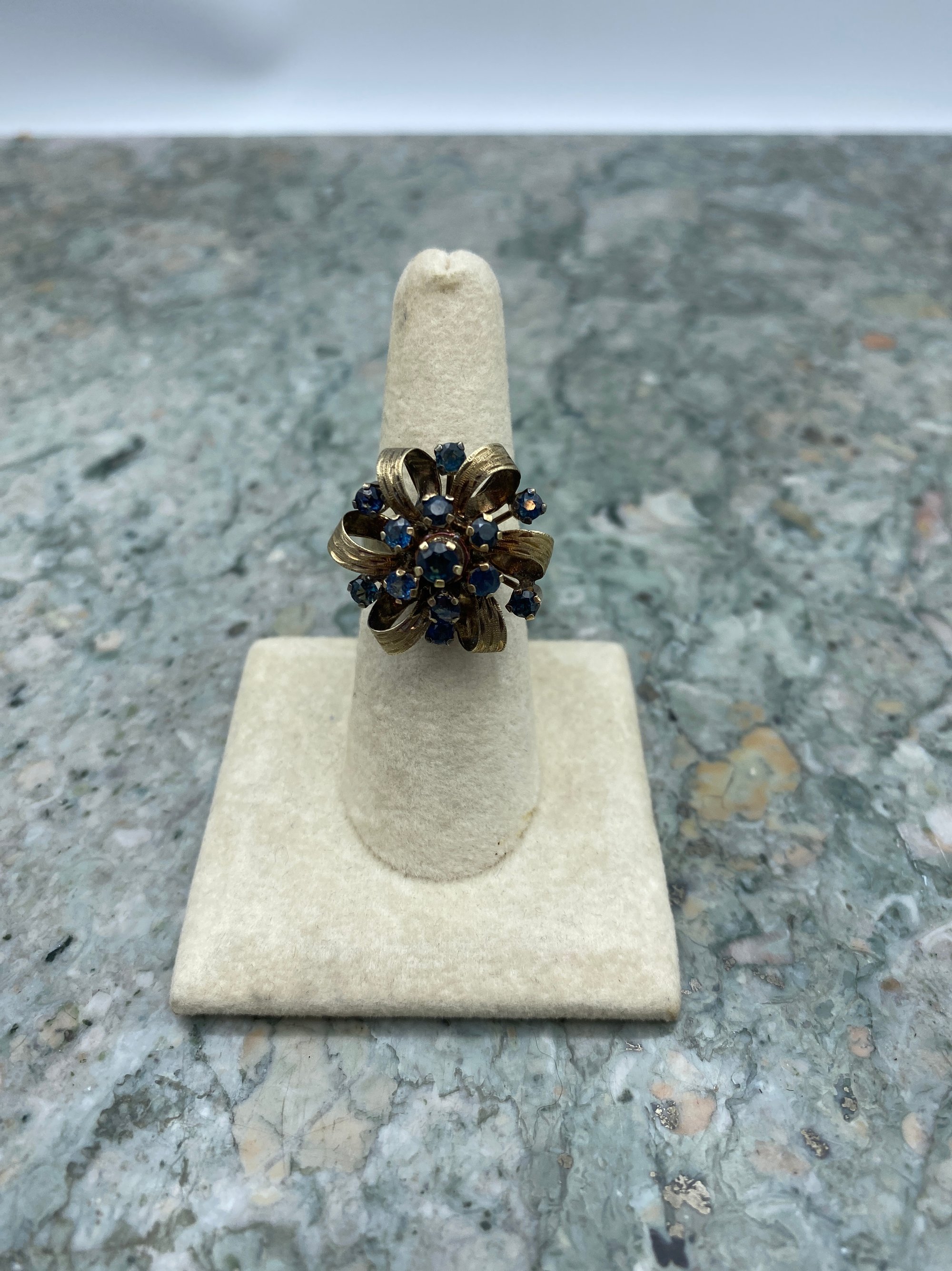 Breathtaking 10k Gold Natural Blue Sapphire Ribbon Flower Ring c.1950s 6