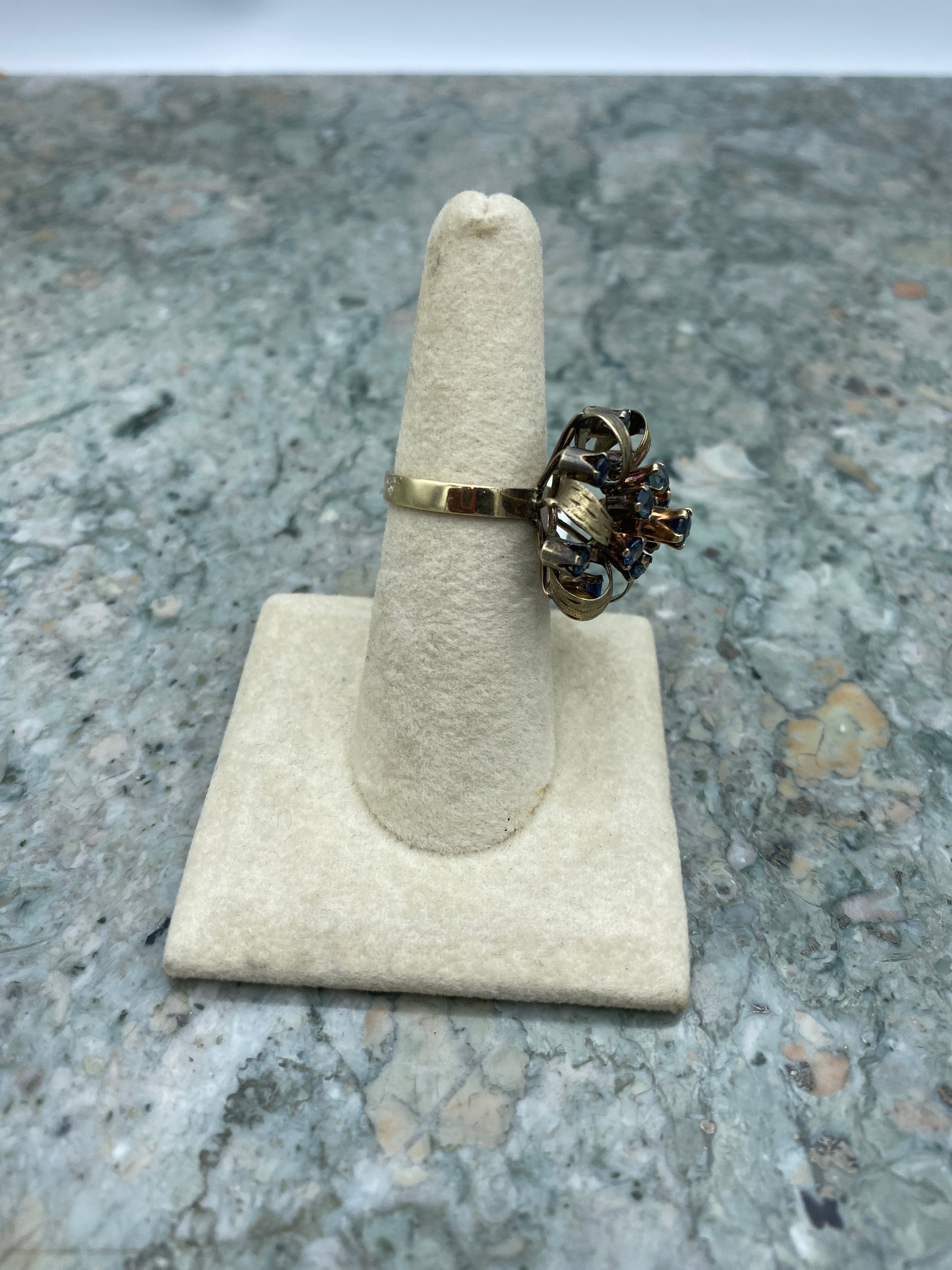 Breathtaking 10k Gold Natural Blue Sapphire Ribbon Flower Ring c.1950s 7