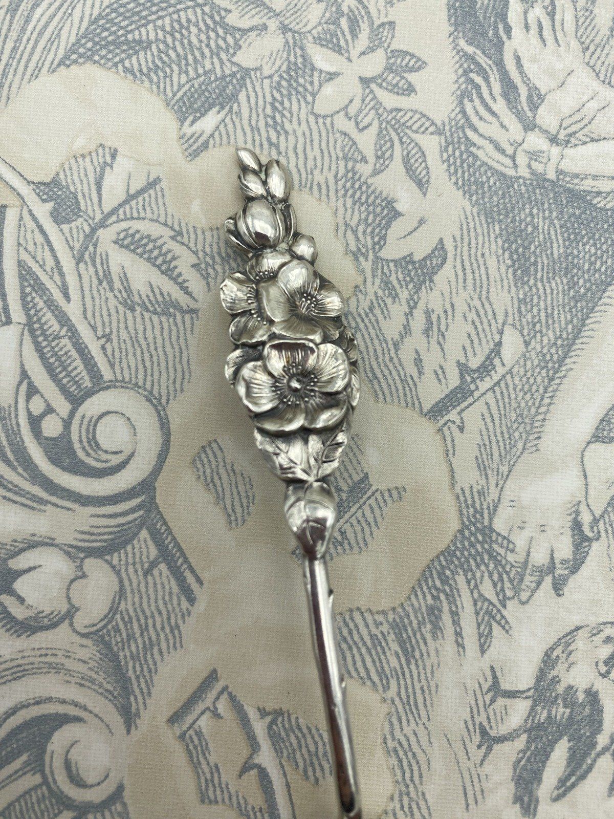 Reed & Barton Sterling Silver Floral Figural Jelly Spoon 3