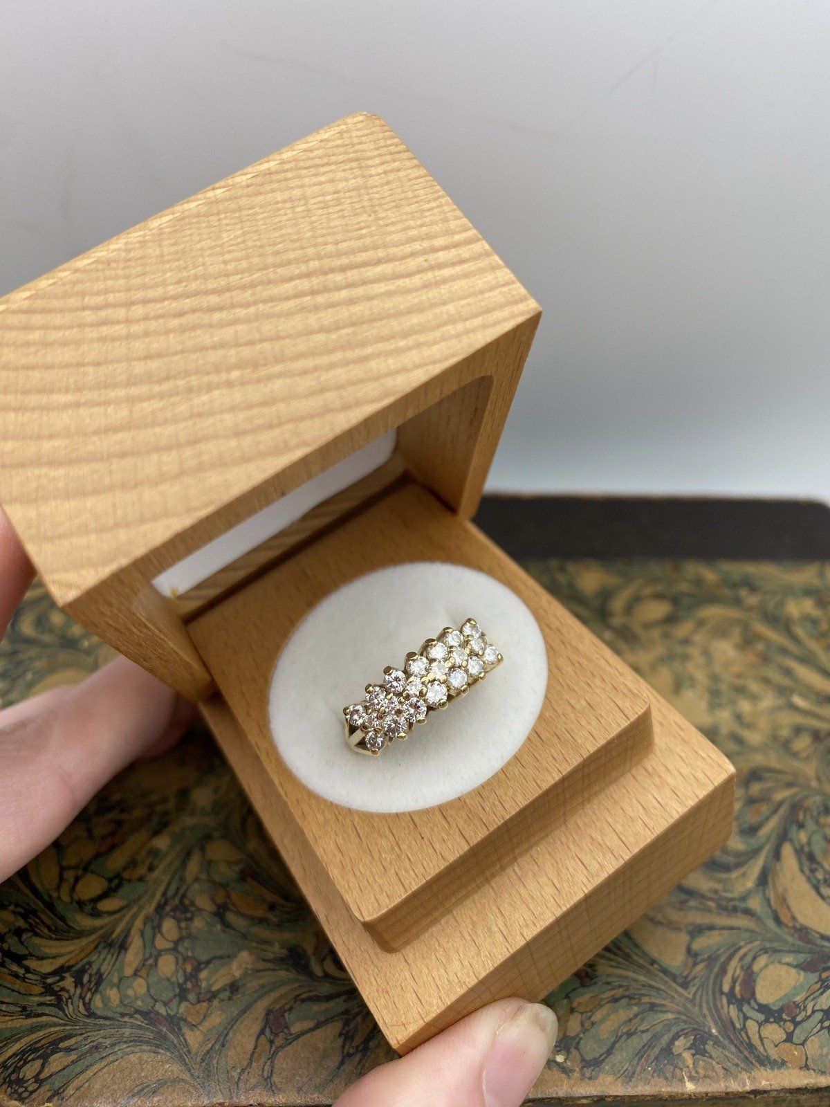 14k Gold Peaked Diamond Ring Band 4