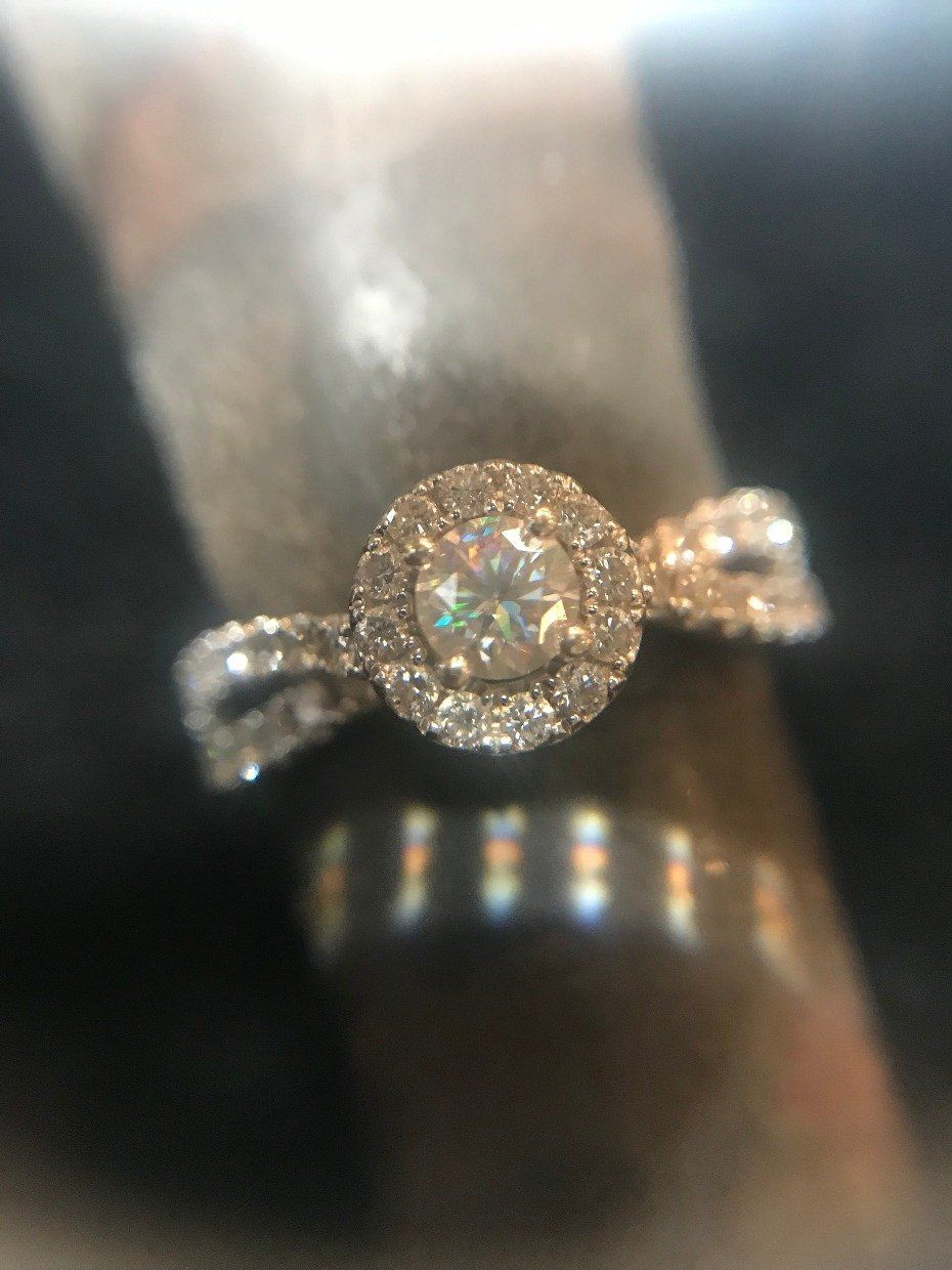 14k White Gold Stunning First Light .31ct Center Round Brilliant Cut Diamond Ring 7