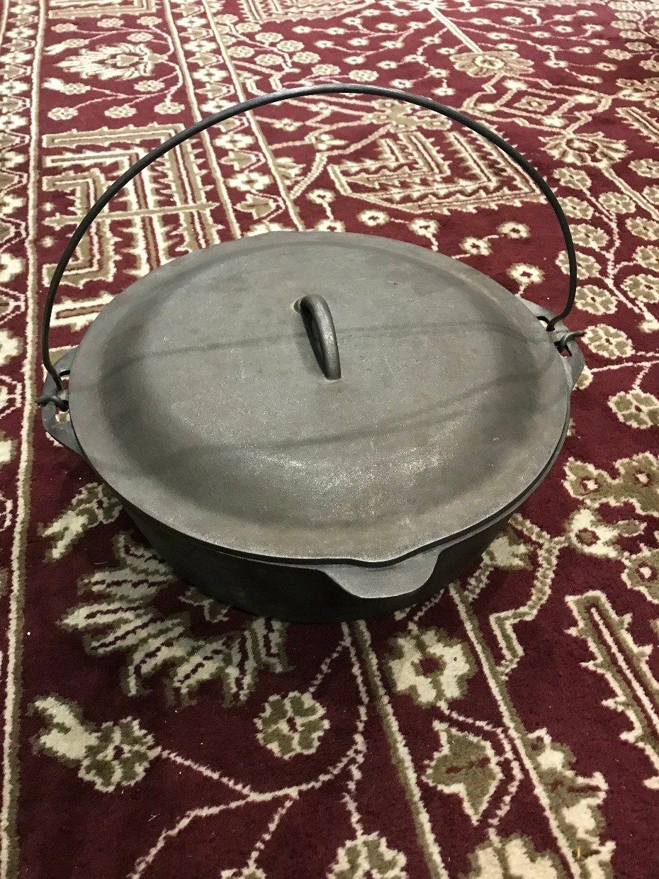 Cast Iron Pot with Lid