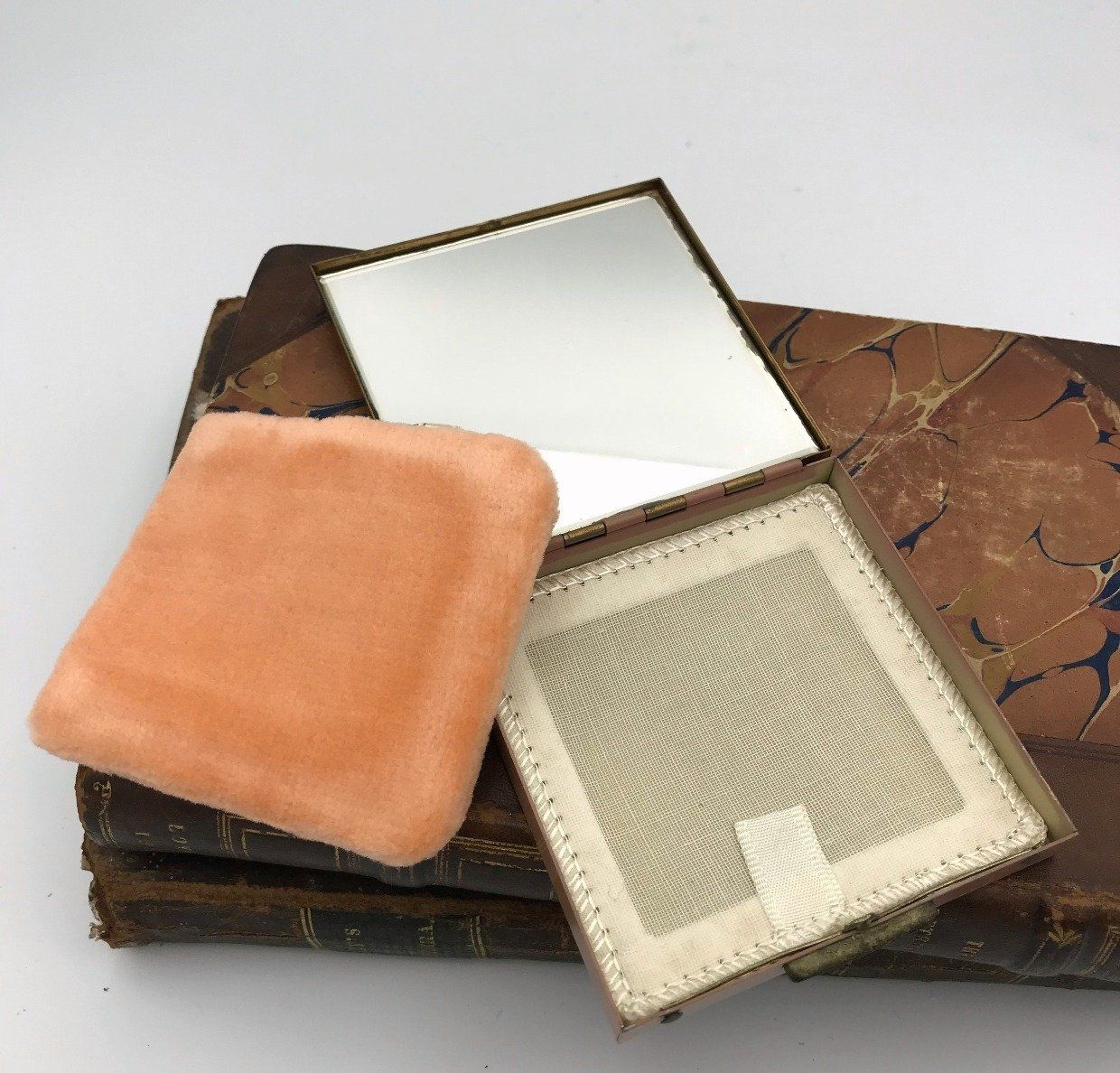 1940's Rex Fifth Avenue Women's Military Enamel Compact (Clean) 6