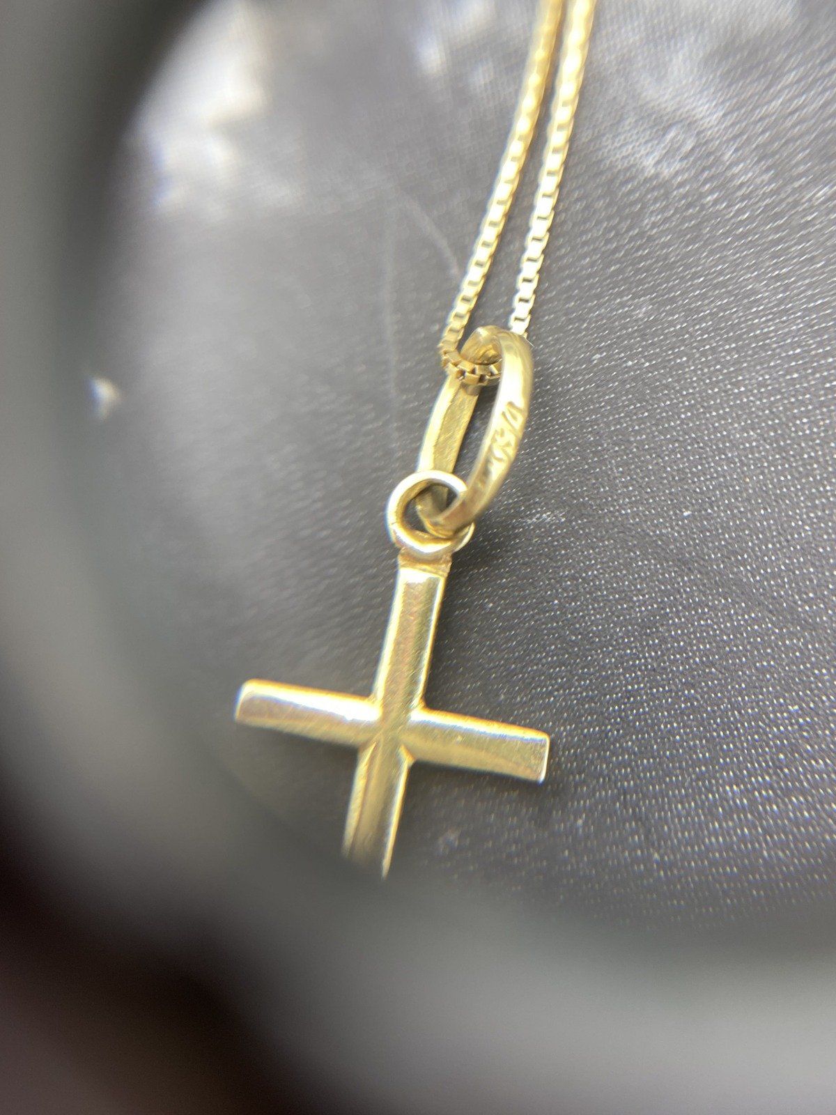 18k Gold Simple Every Day Dainty Cross Necklace 18L 6