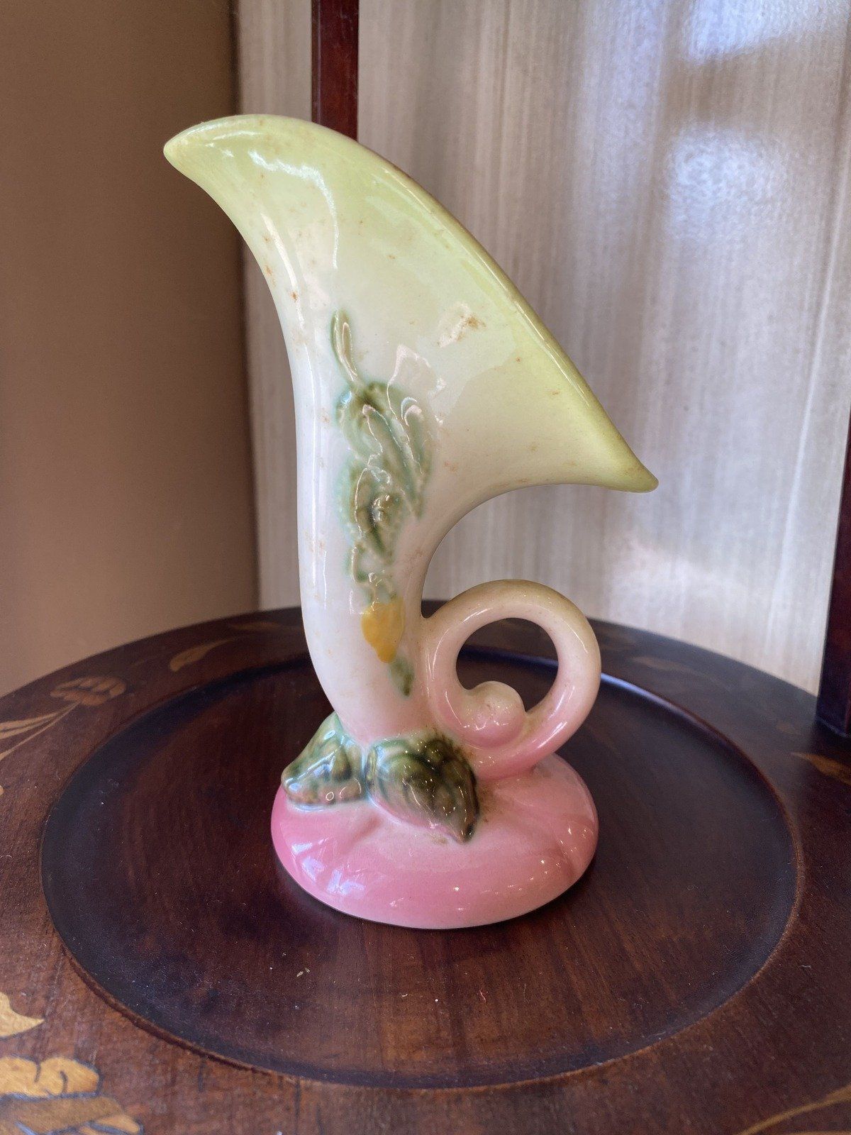 Vintage USA Hull Pottery Cornucopia Vase 5.5 No. W2 2