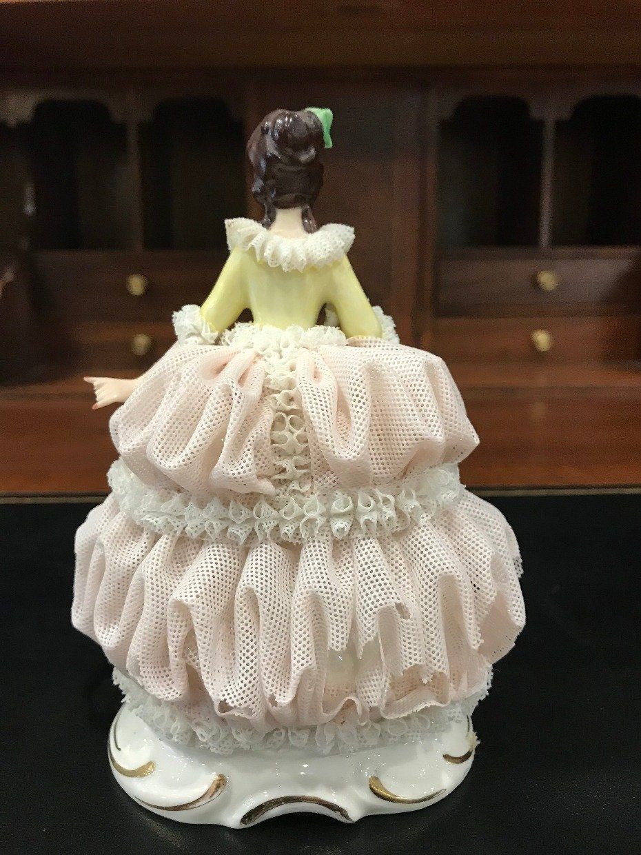 Stunning Dresden Lady Holding Hat Figurine 3