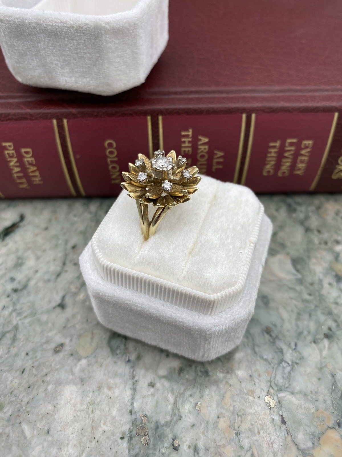 14k Gold Vintage Mid Century c.1950/60s Daisy Diamond Stamen Burst Ring 3