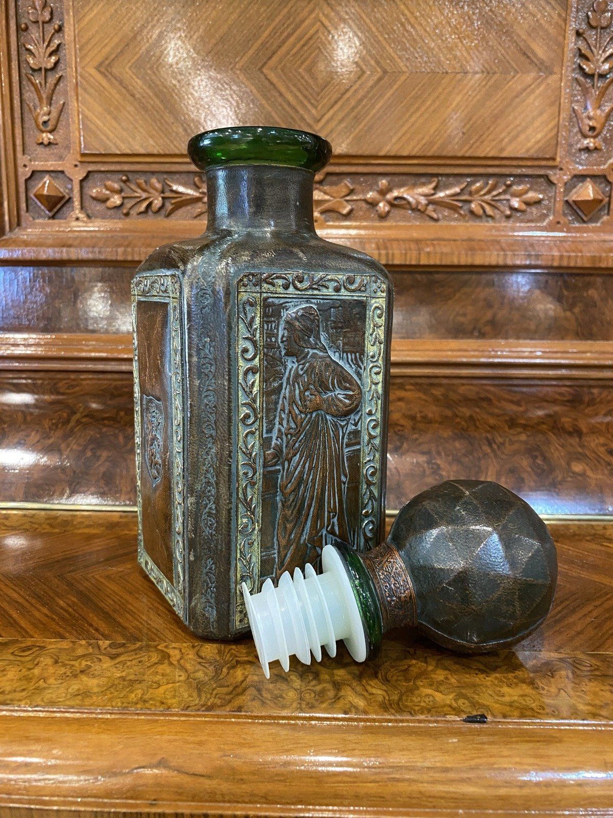 Vintage Mid Century FLORENCE, Italy Figural Leather + Green Glass Bar Decanter (DO NO DISCOUNT) 6