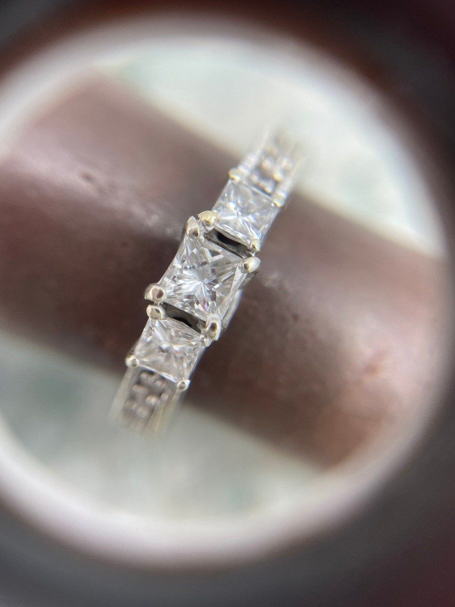 14k White Gold .81ctw Triple Princess Cut Diamond Engagement Ring w Intricately Detailed Band w Appraisal 3