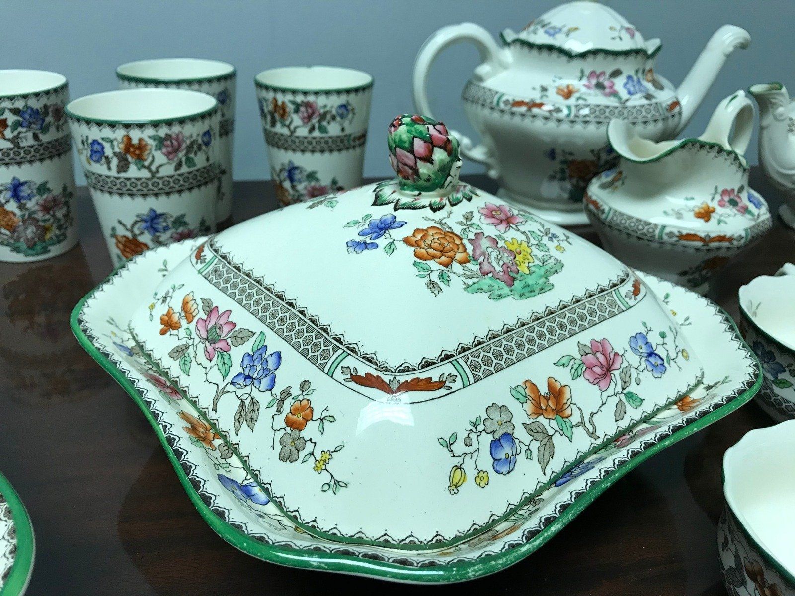 Spode & Copeland England Chinese Rose China Serving for 12 Plus 6