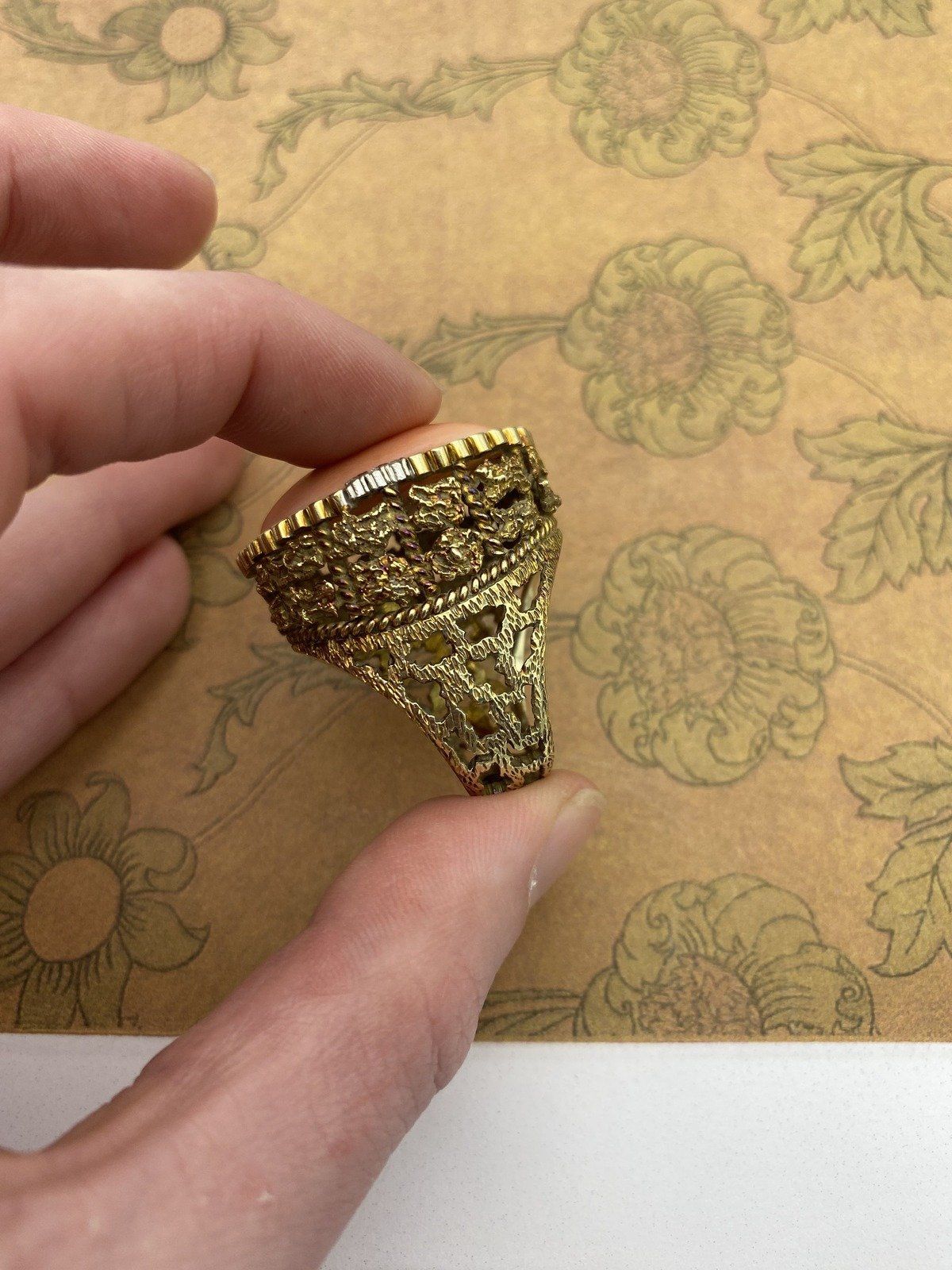 Near Antique c.1930s 14k Gold Nugget + Angel Skin Coral Regale Ring w Diamond Accents 6