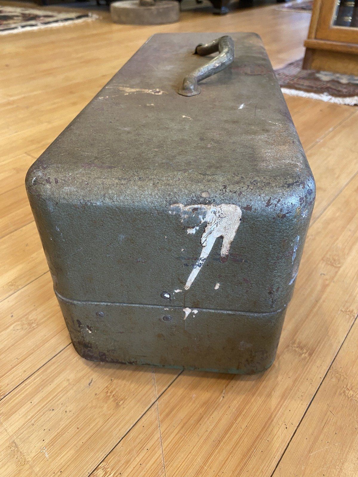 Vintage Belknap Blue Grass Metal Fishing/Tool Tackle Box + Misc. Fishing Accessories + Tins 3