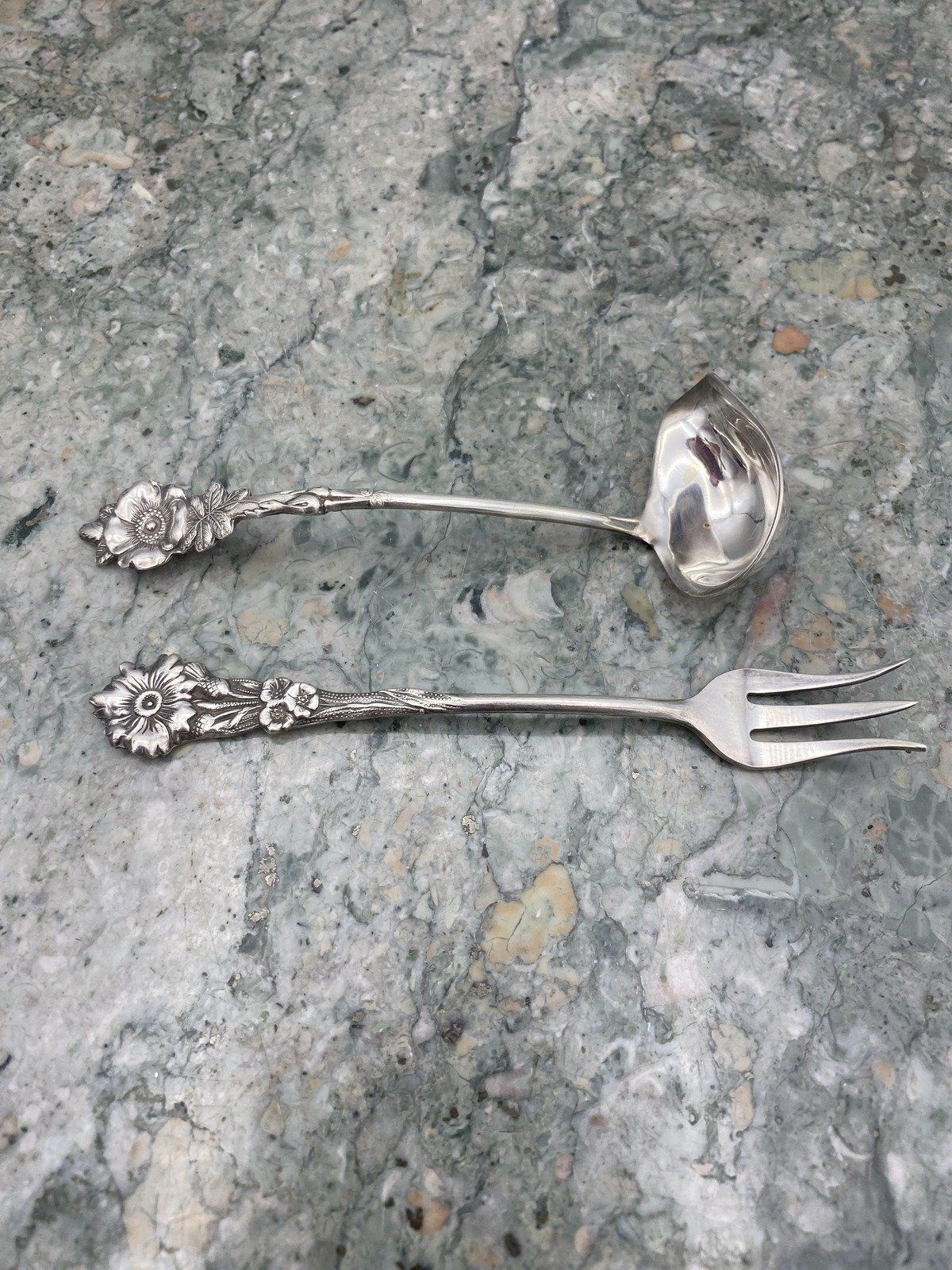 Silver Plated Reed & Barton 2pc Floral Figural Specialty Serving Utensils 7