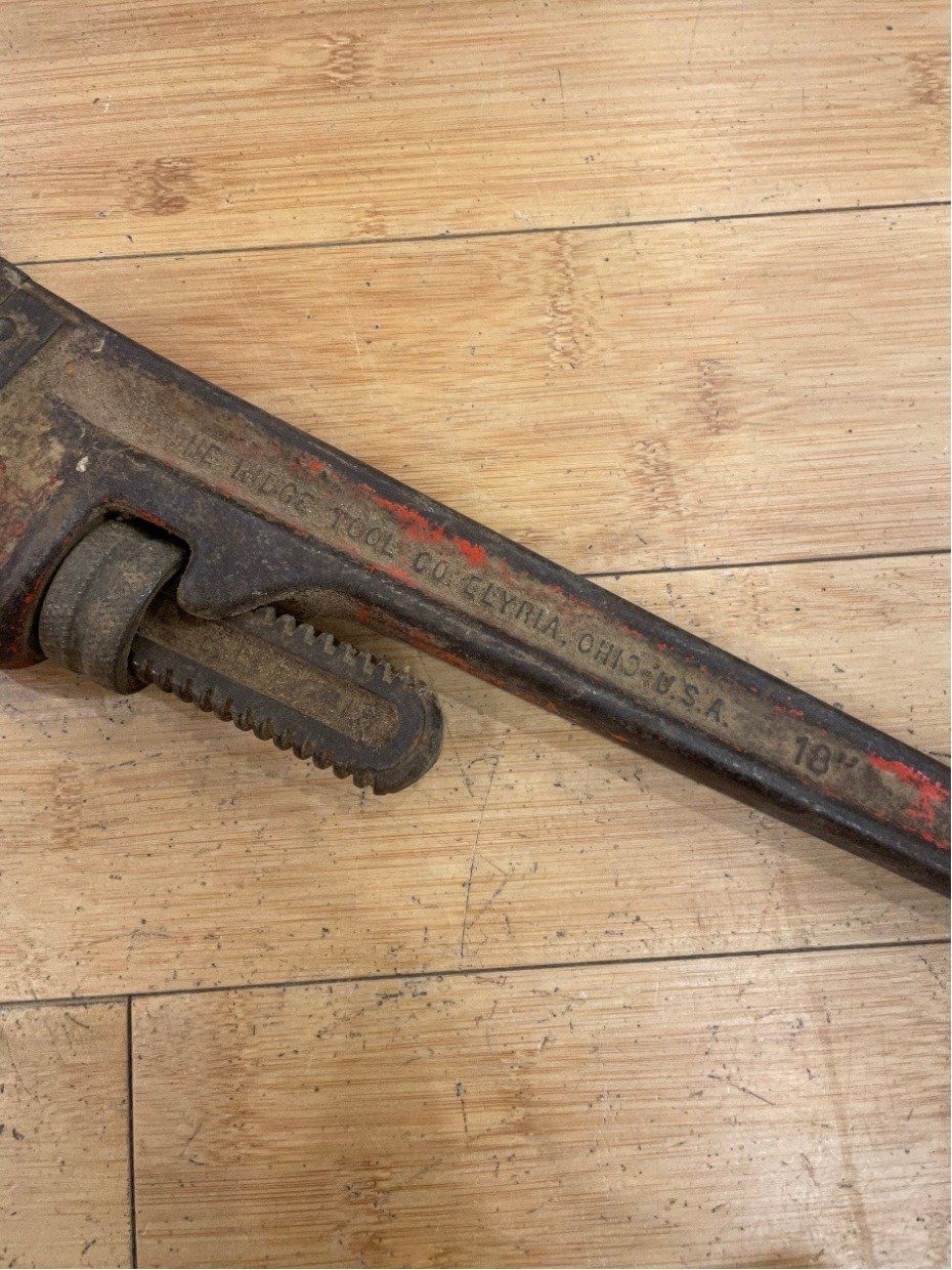 Vintage Ridge Tool Co. Ohio USA 18 Pipe Wrench 2