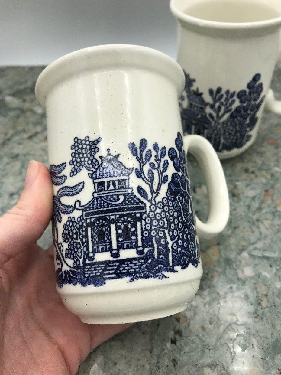 Pair of Churchill England Blue Willow Mugs 2