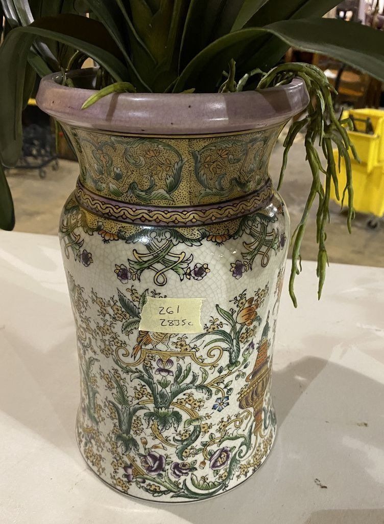 Modern Chinese Porcelain Vase 11 (261)