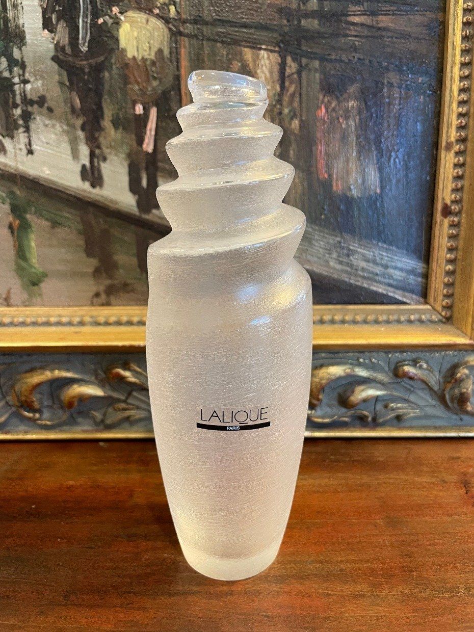 Signed Lalique Cebu Nacre Frosted Spiral Top Murex Shell Vase