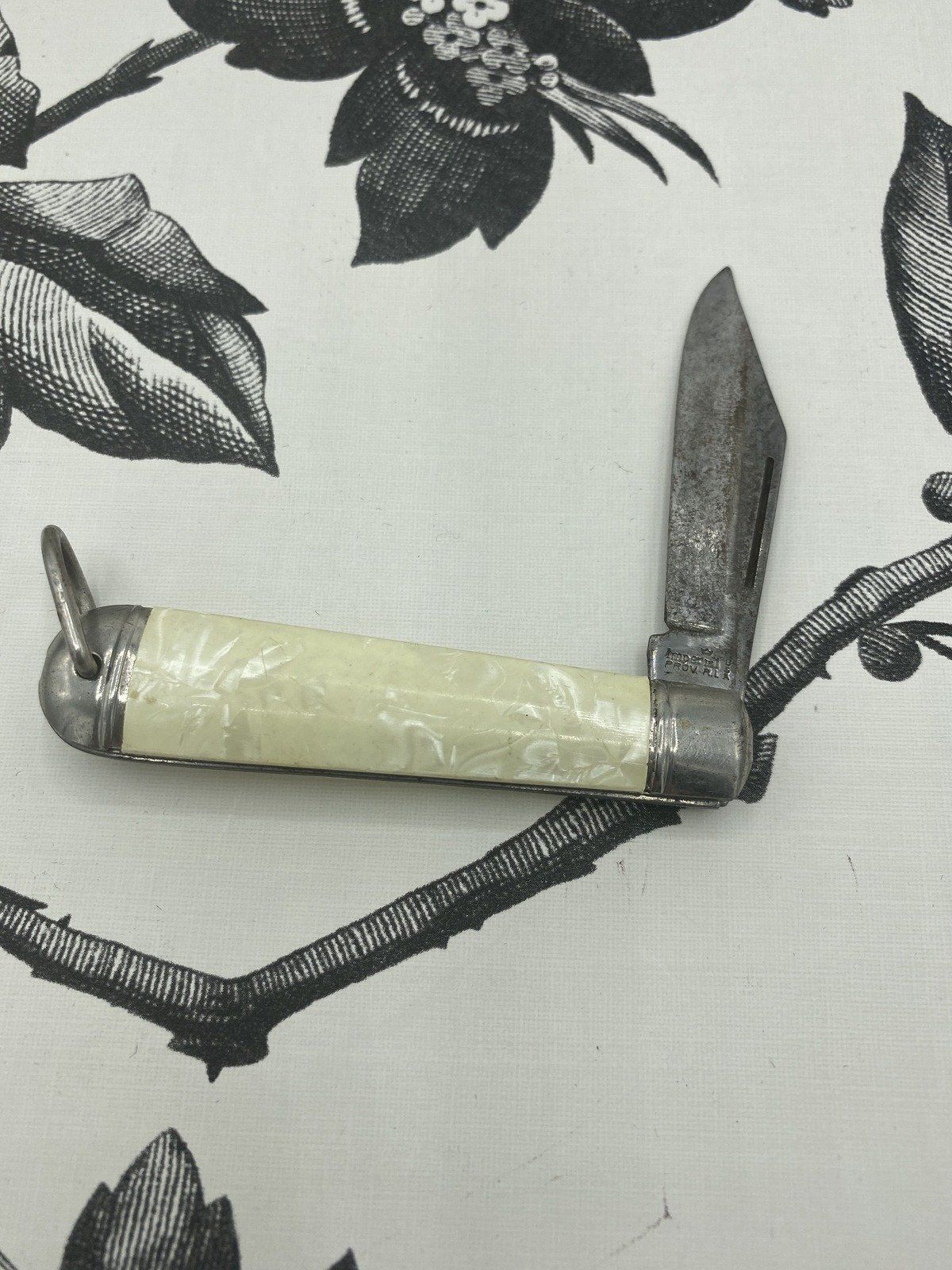 Vintage Imperial USA Syn. Mother of Pearl Pocket Knife