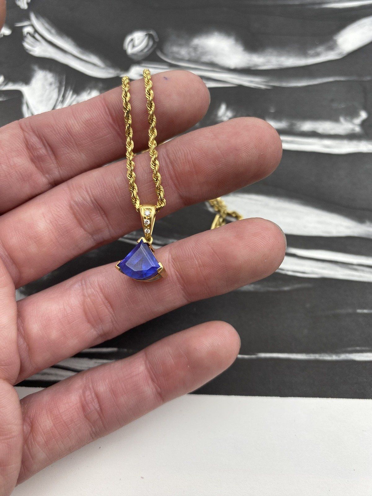 18k Gold Natural Blue Tanzanite Round Trillion 18L Drop Necklace w Diamond Bail Details 7