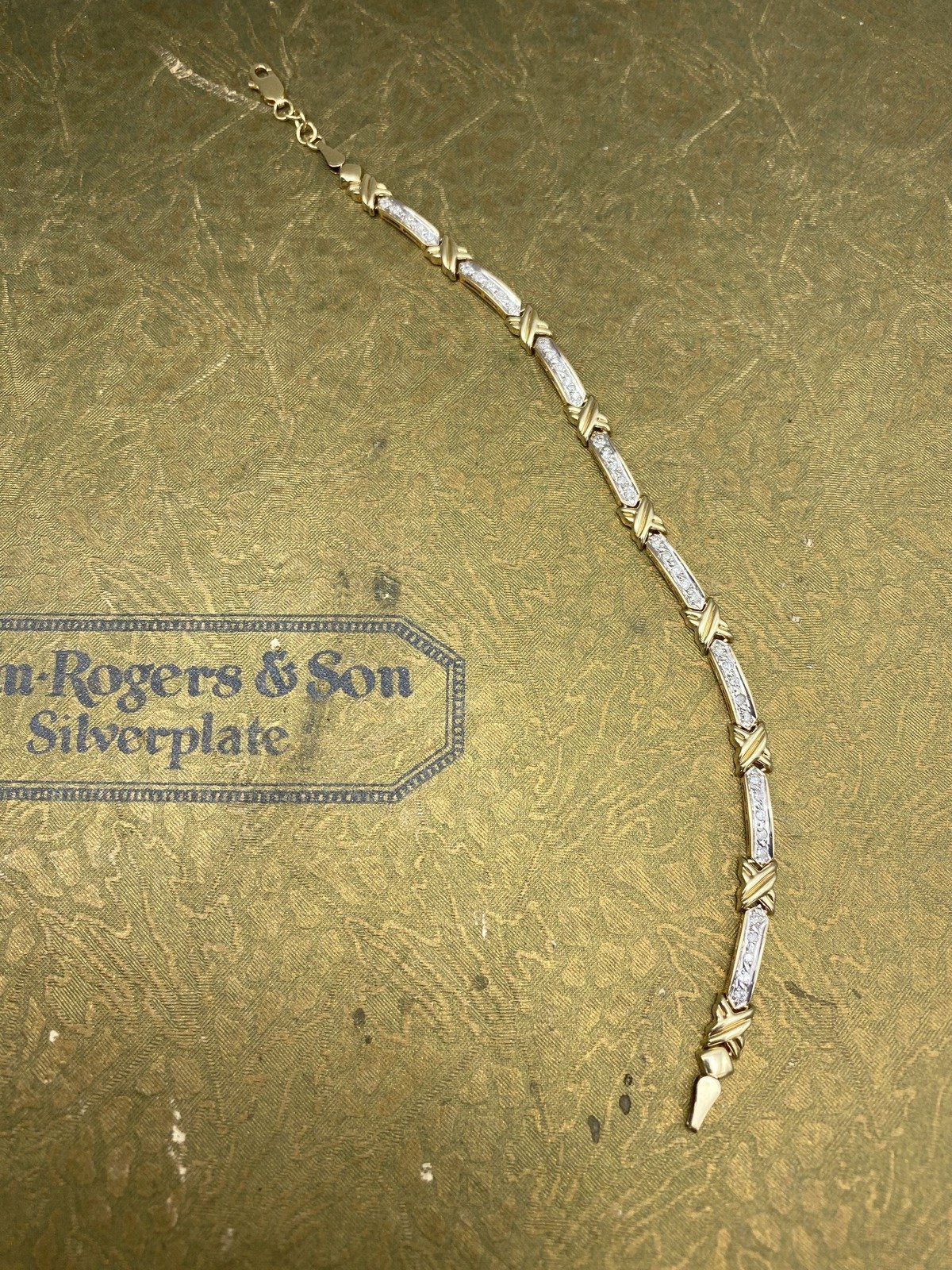 10k Gold Crossed Link Ladies Diamond Tennis Bracelet 7.5L #2699 4