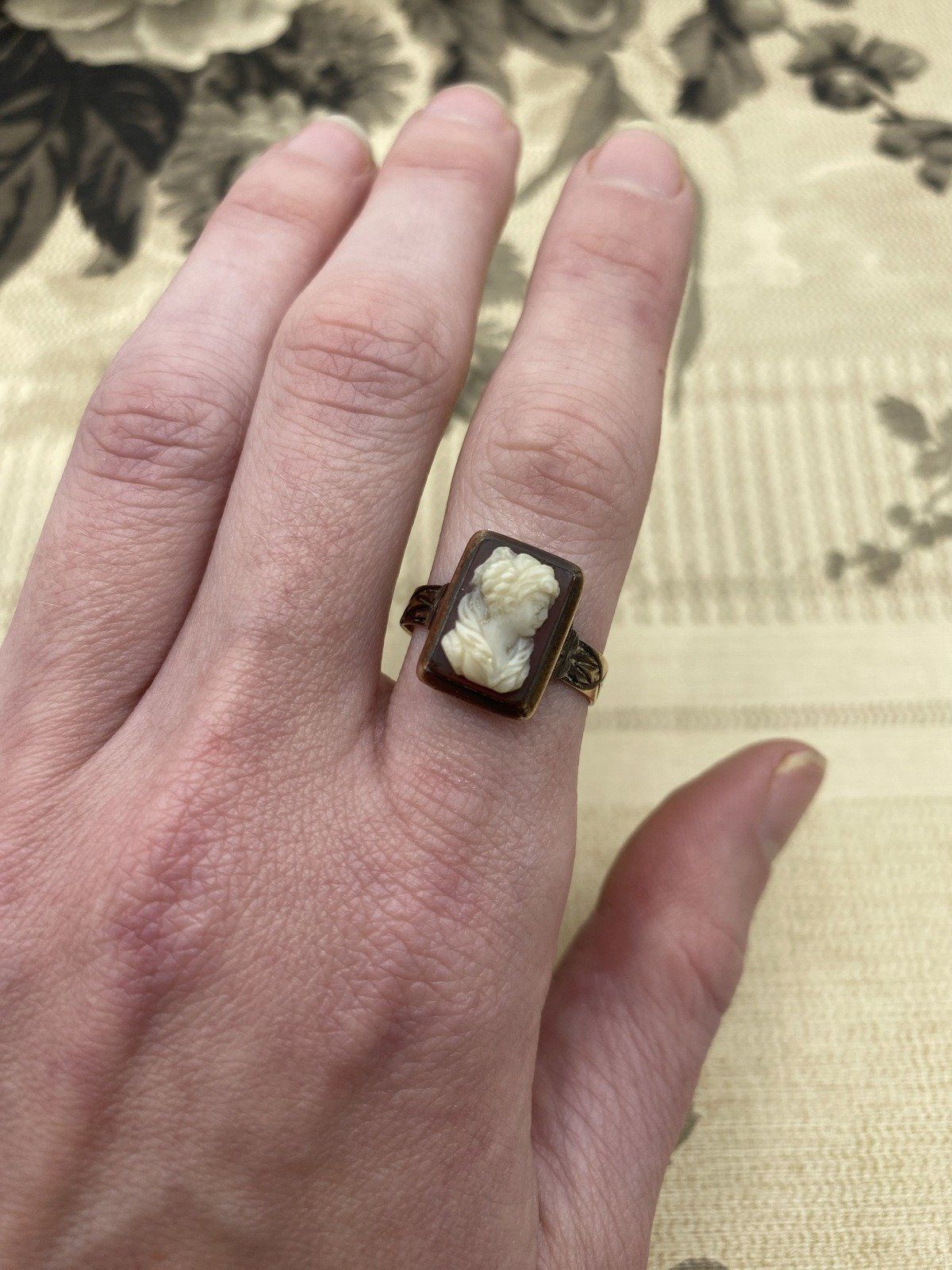 Antique 10k Rose Gold Sardonyx Cameo Ring 4